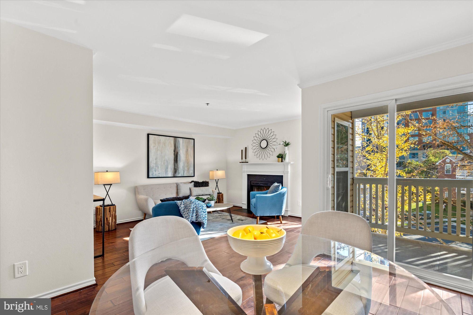 1524 LINCOLN WAY 307