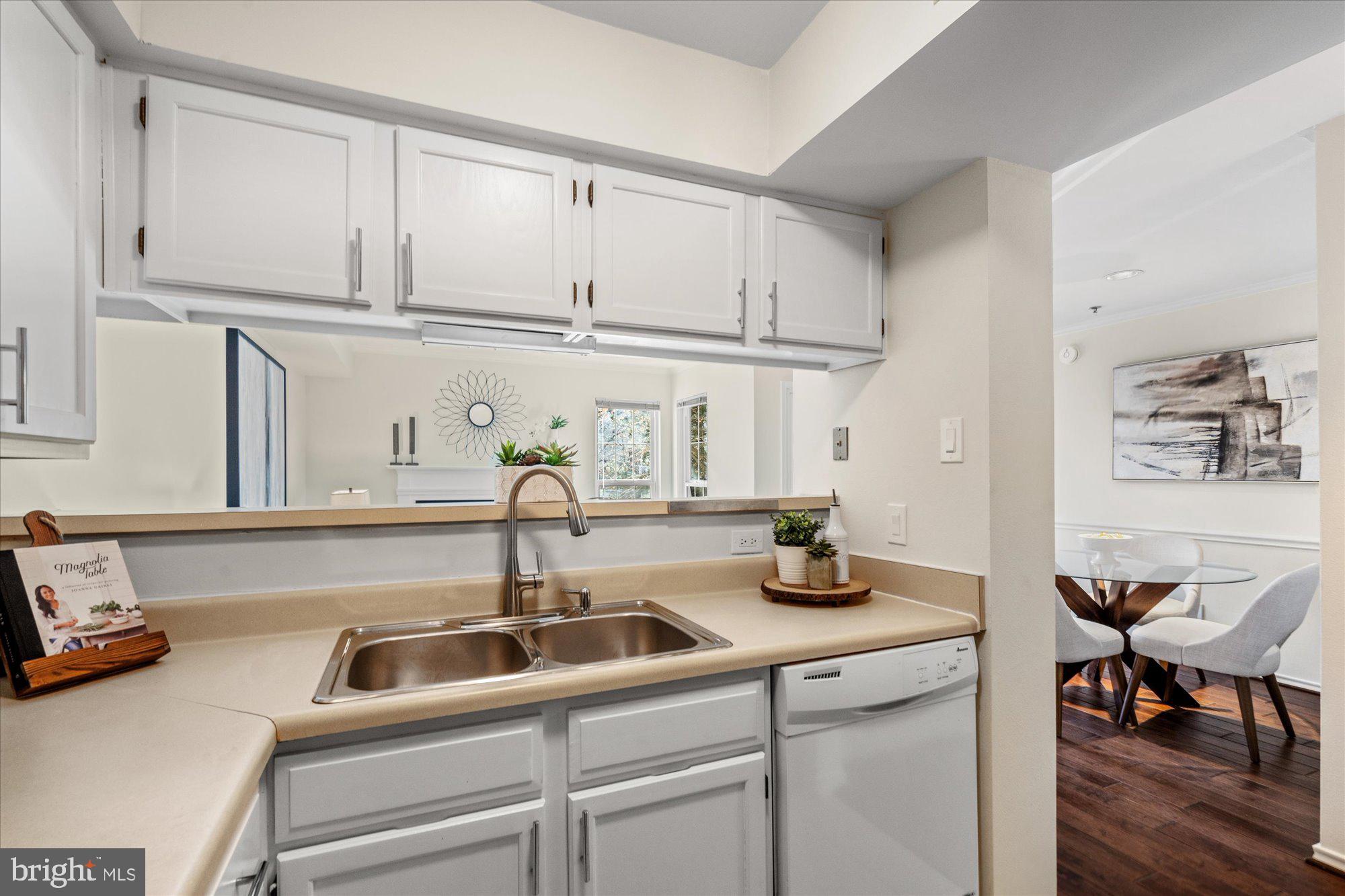 1524 LINCOLN WAY 307