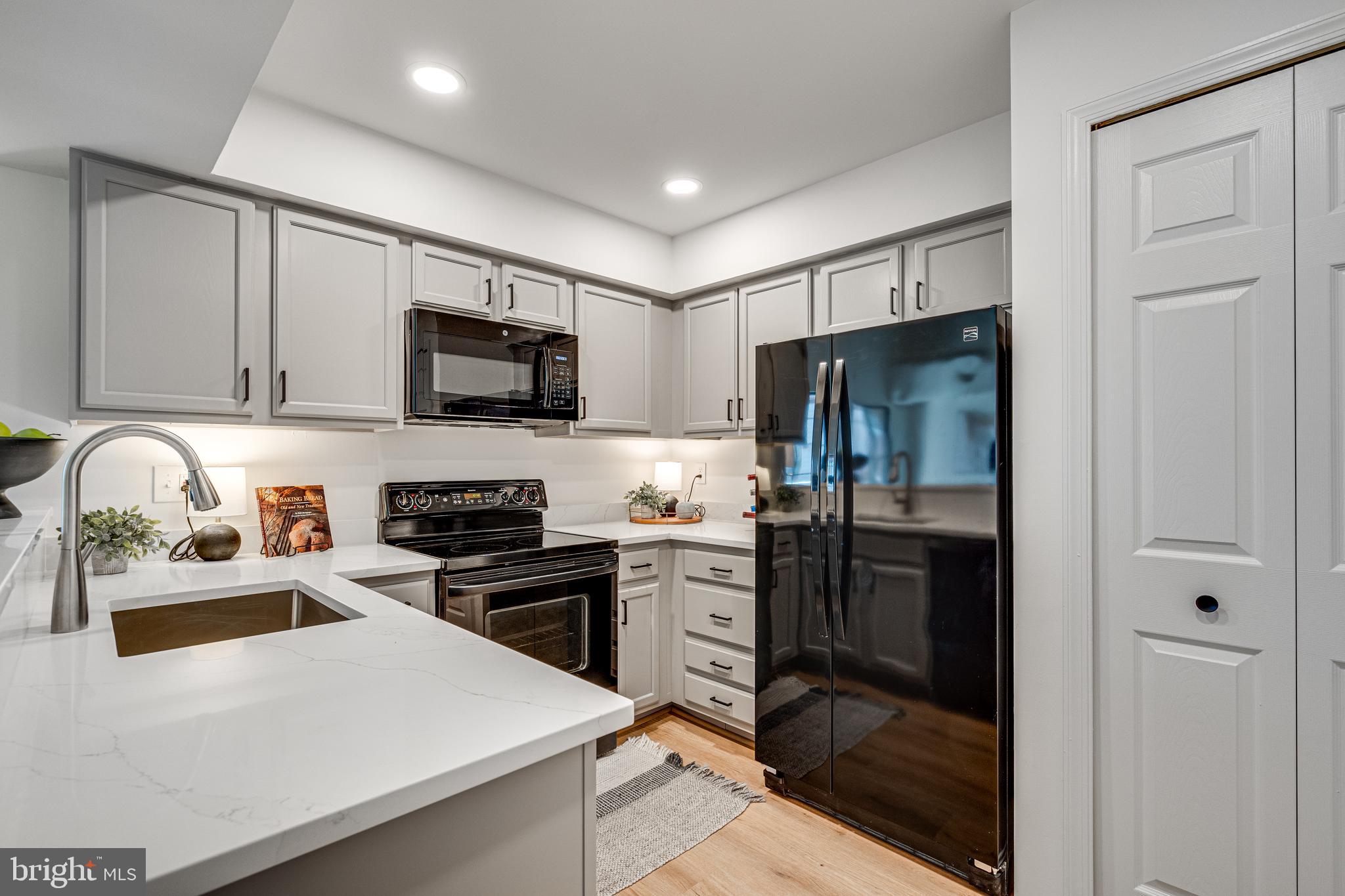 6037 CURTIER DRIVE C 6037C