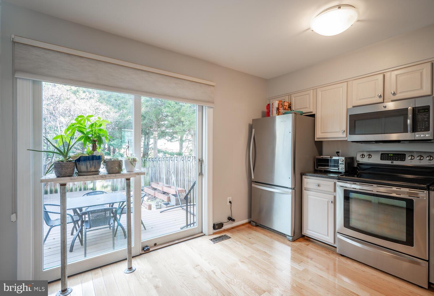 6310 CHIMNEY WOOD COURT