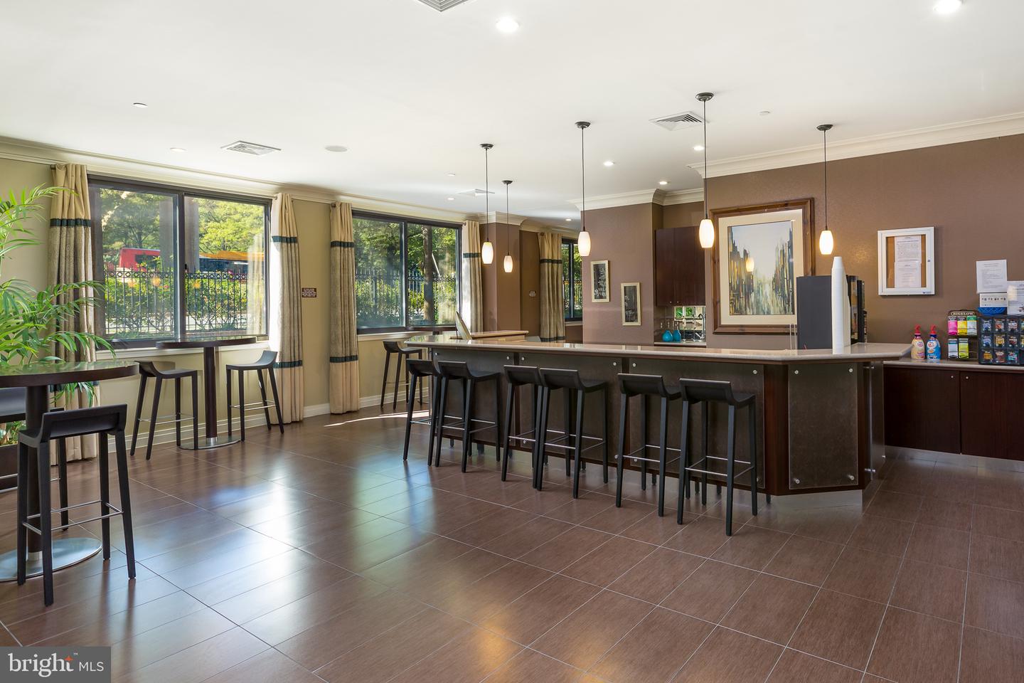 2451 Midtown Ave #724