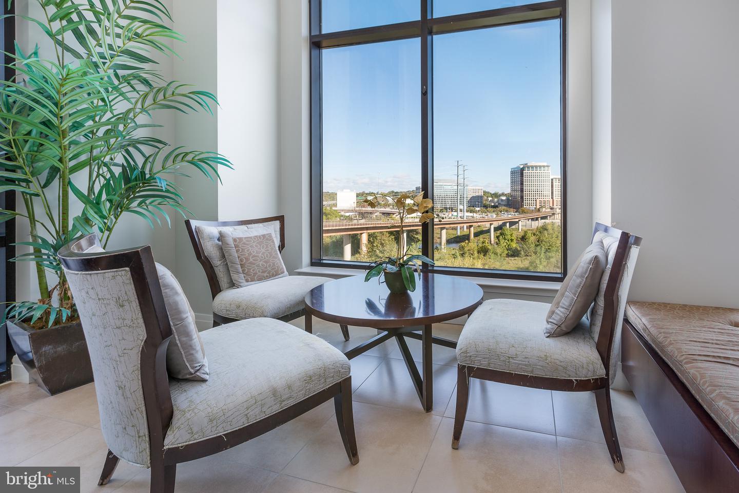 2451 Midtown Ave #724