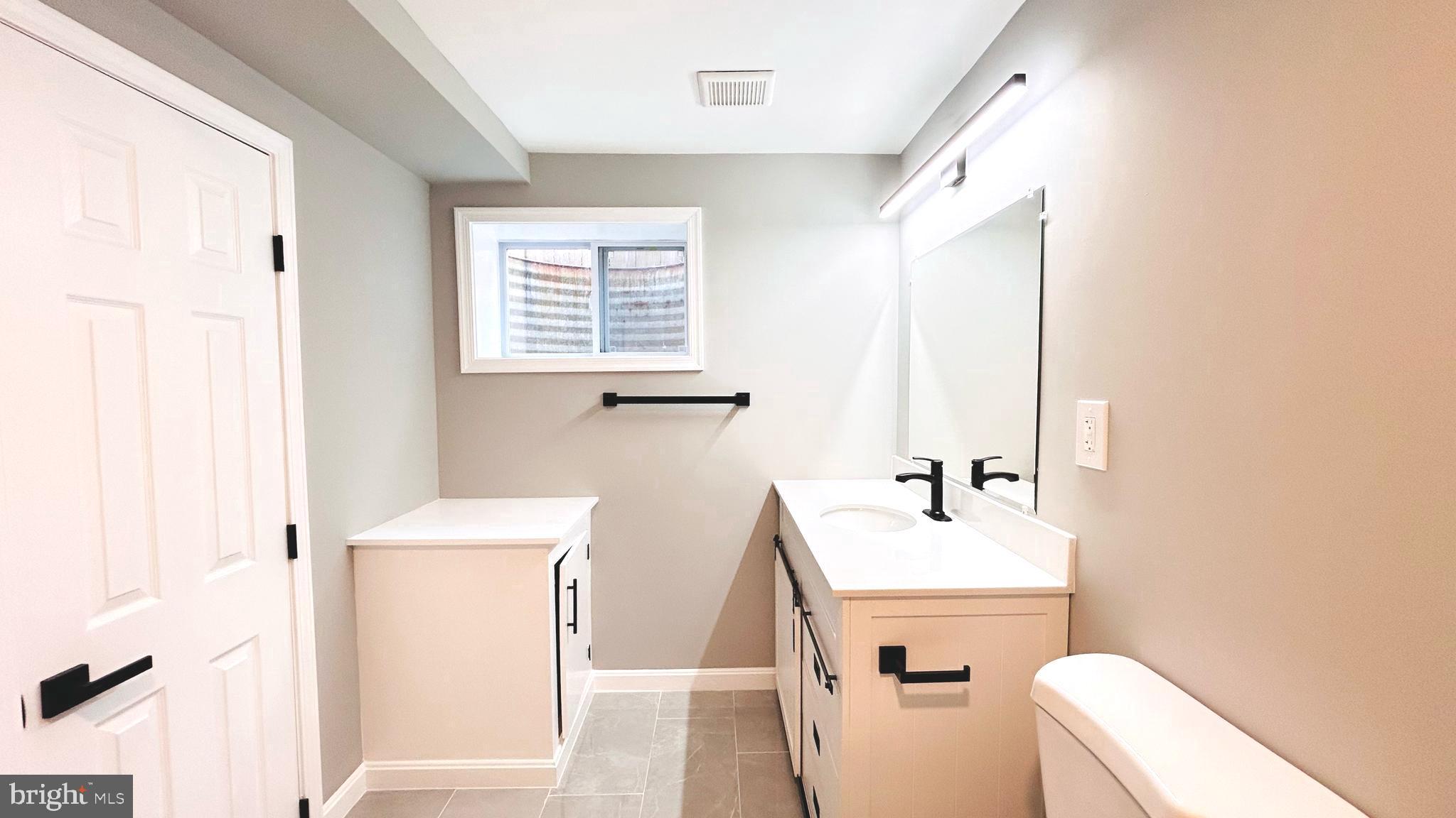 3902 FLAGSTONE TERRACE