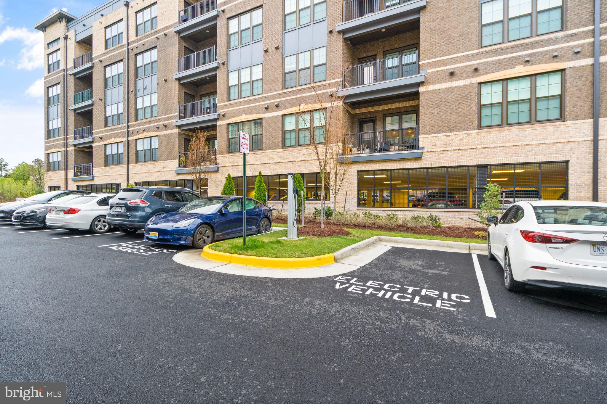 2319 FIELD POINT ROAD 401