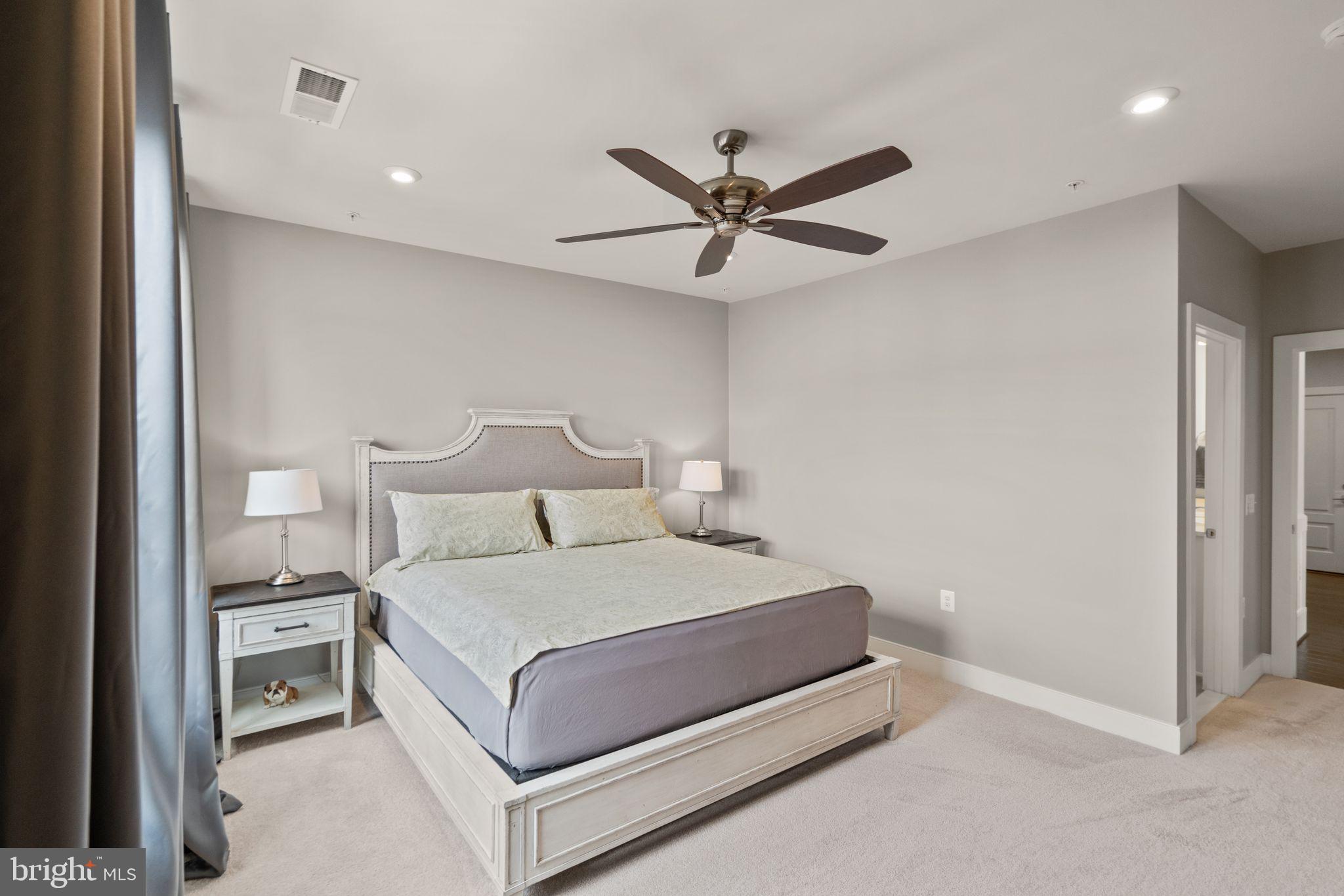 2319 FIELD POINT ROAD 401