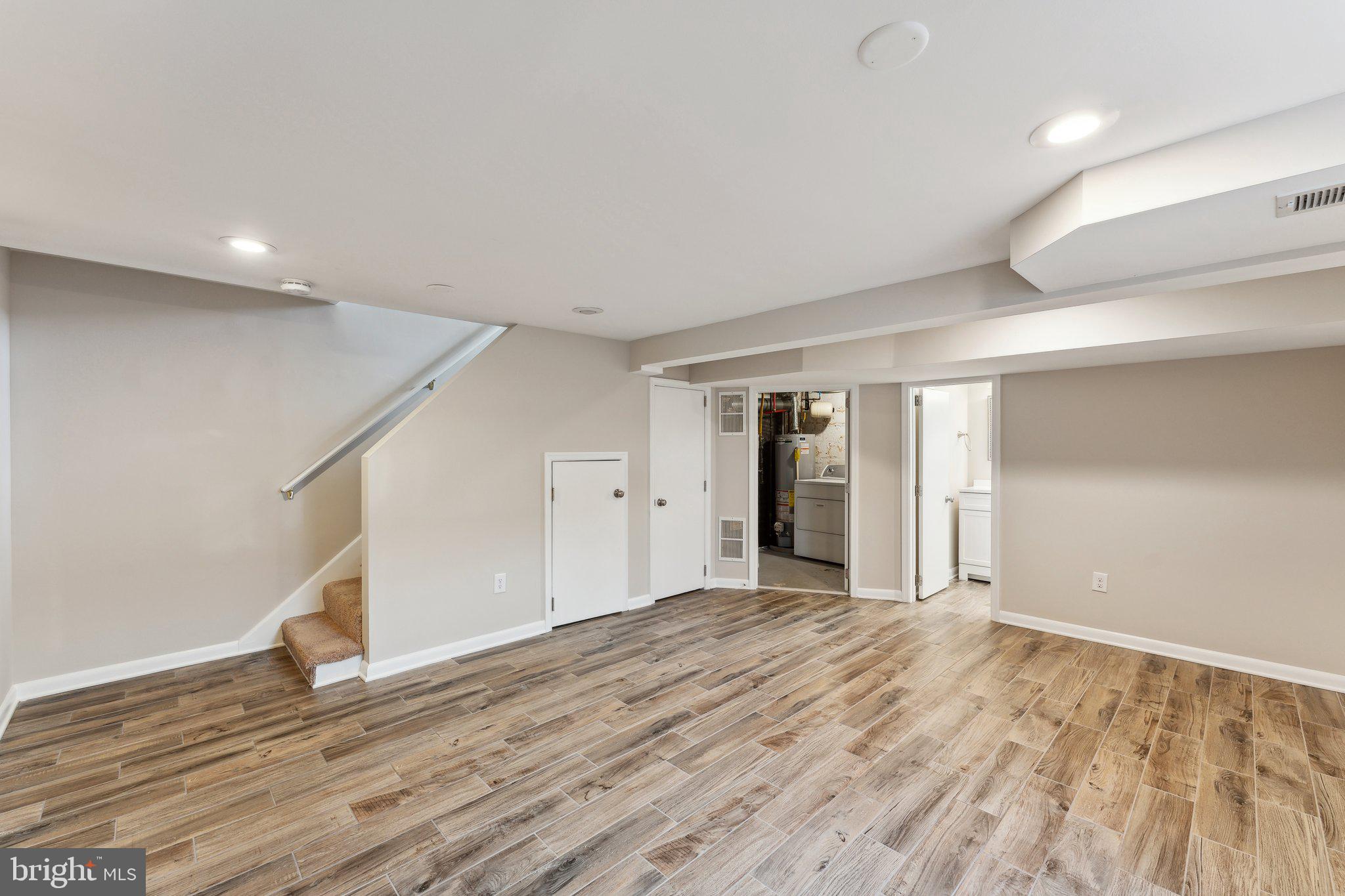 6032 N KINGS HIGHWAY