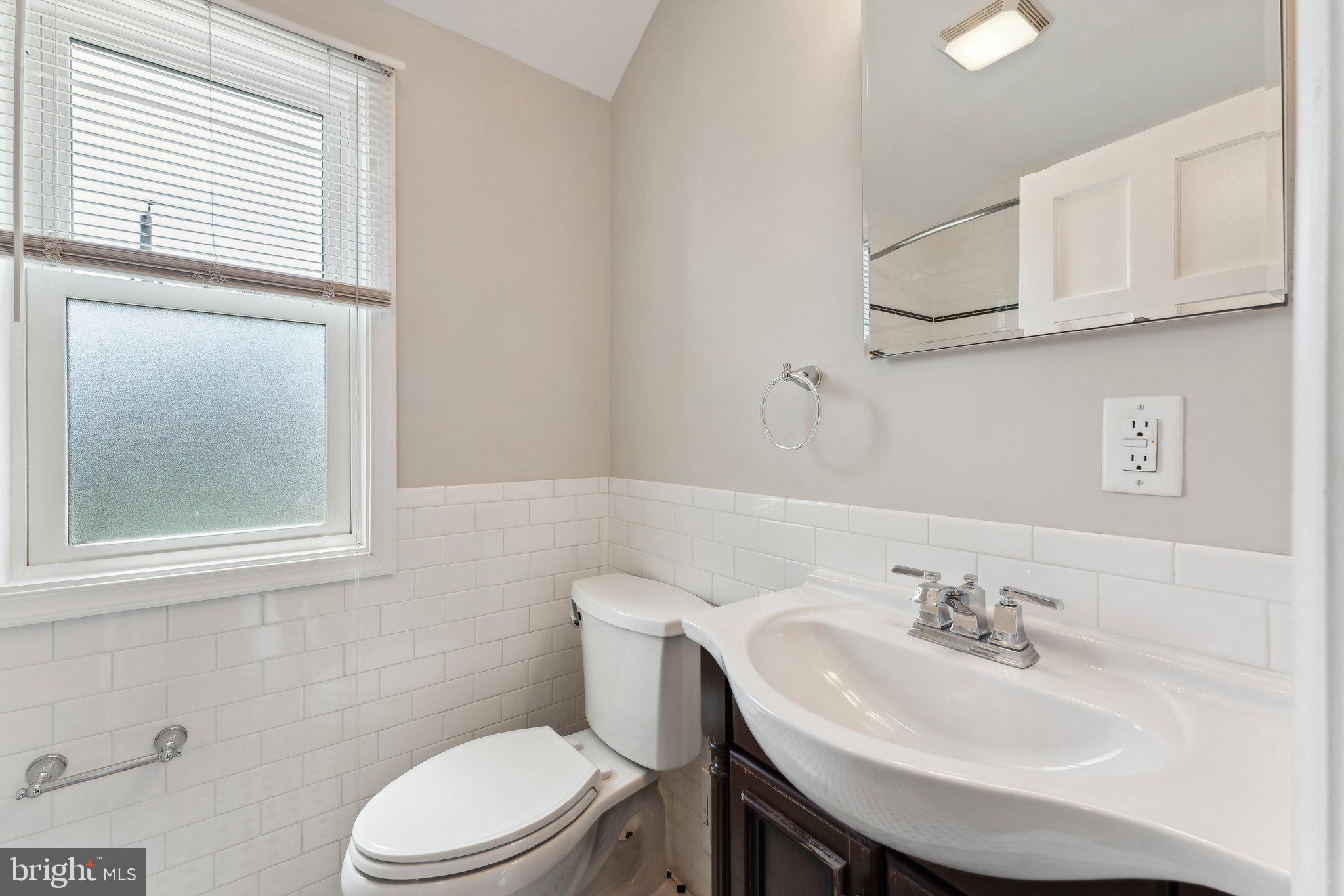 6032 N KINGS HIGHWAY