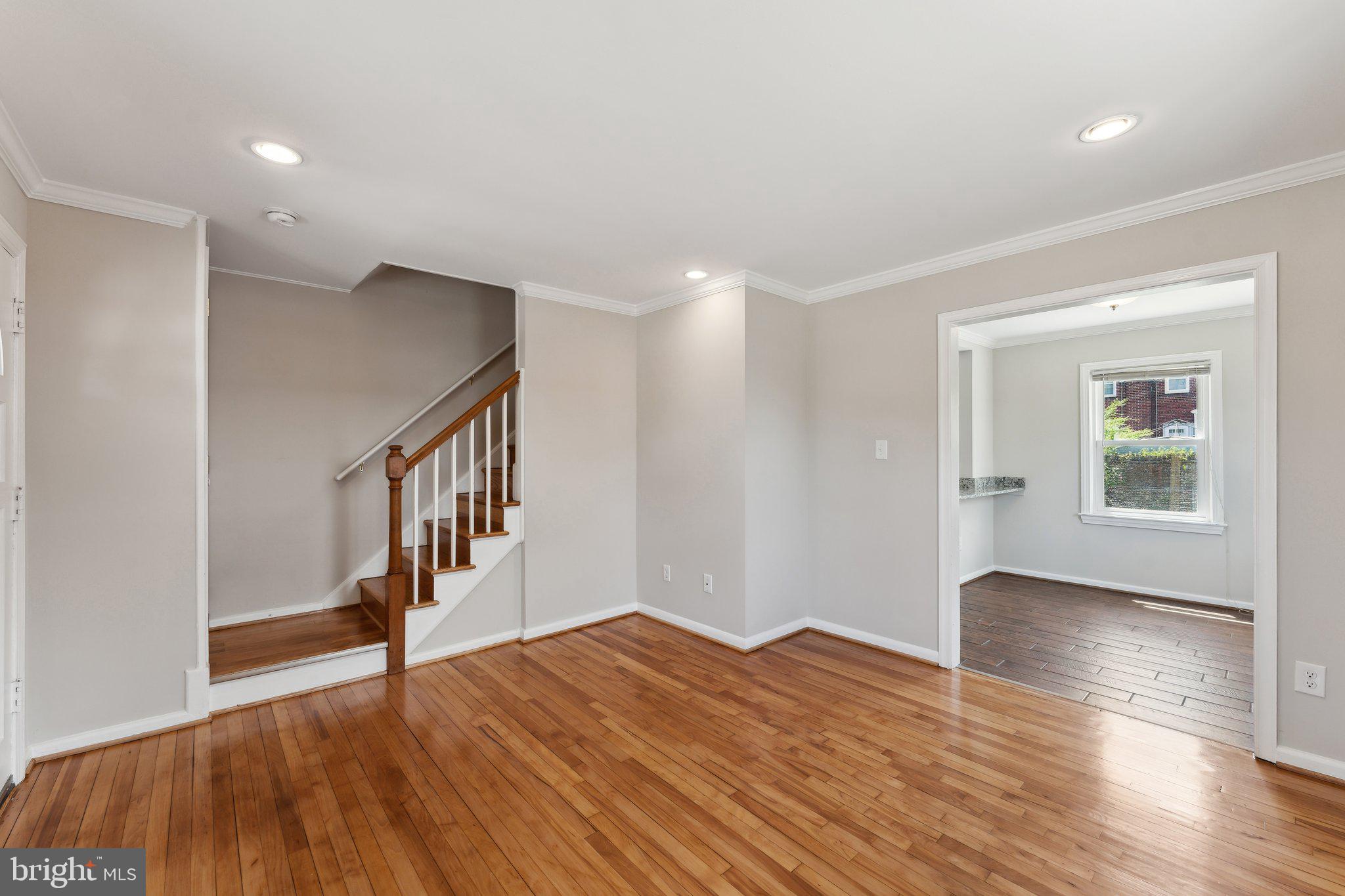 6032 N KINGS HIGHWAY