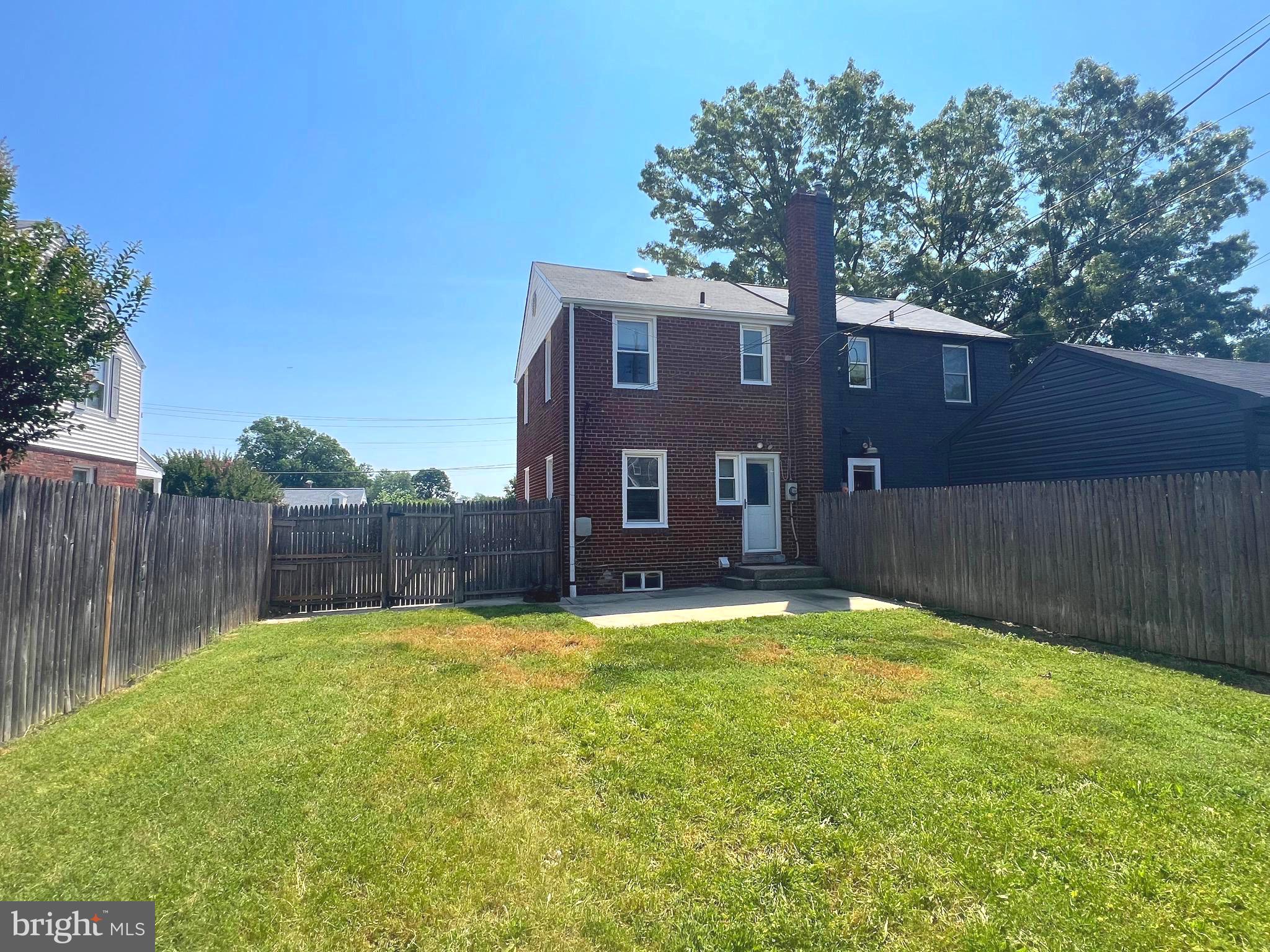 6032 N KINGS HIGHWAY