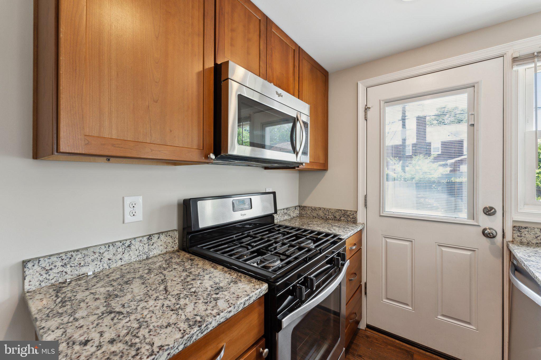 6032 N KINGS HIGHWAY