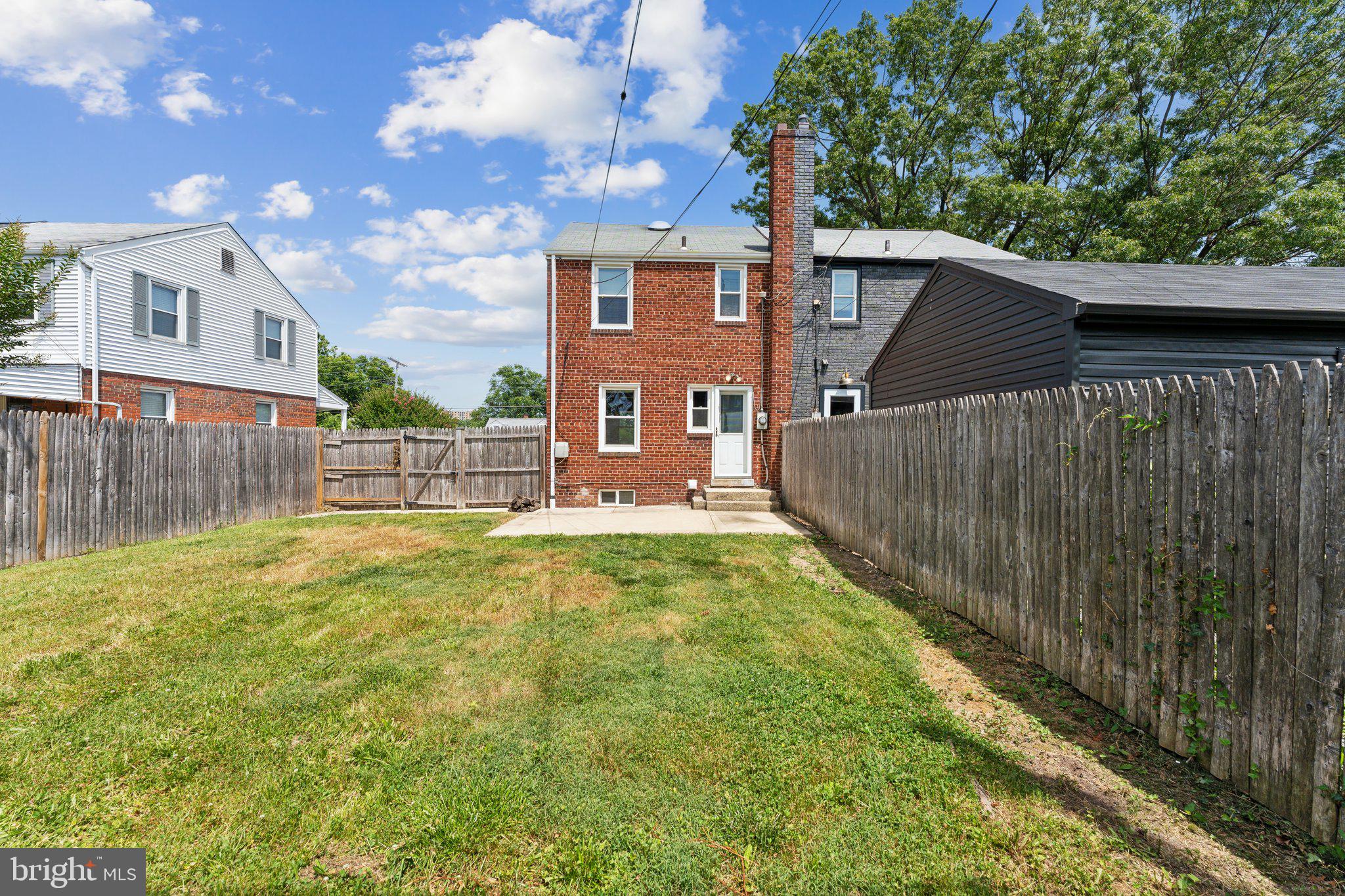 6032 N KINGS HIGHWAY