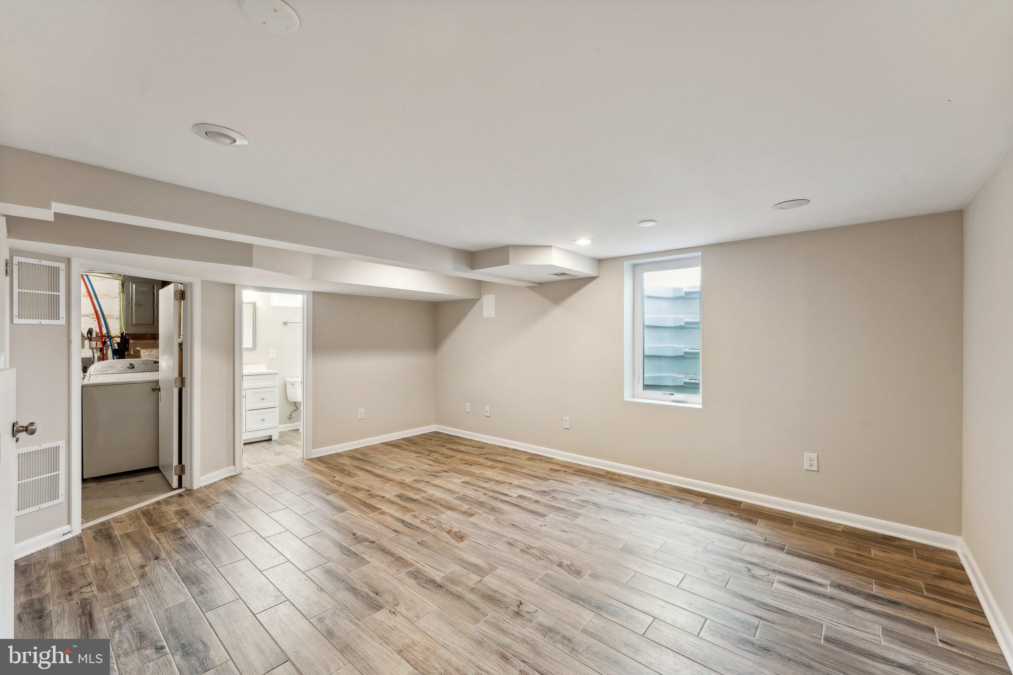 6032 N KINGS HIGHWAY