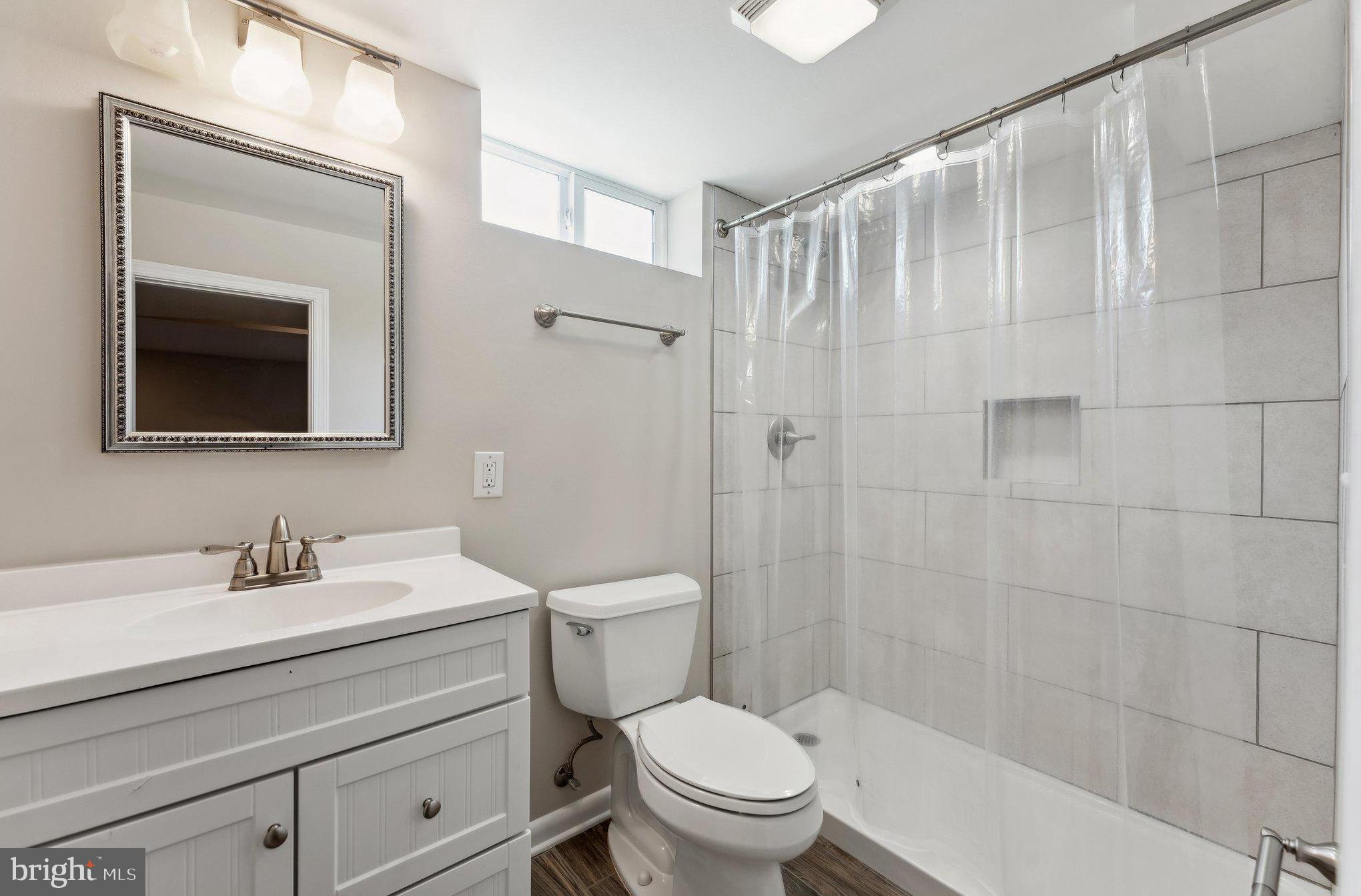 6032 N KINGS HIGHWAY