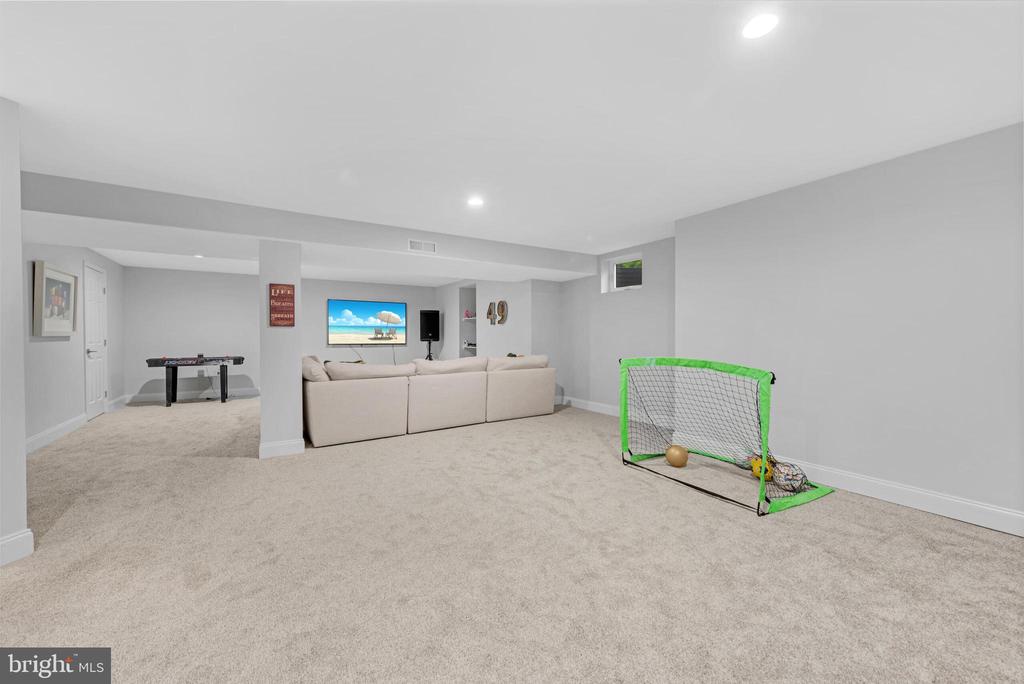 1616 NORAL PLACE
