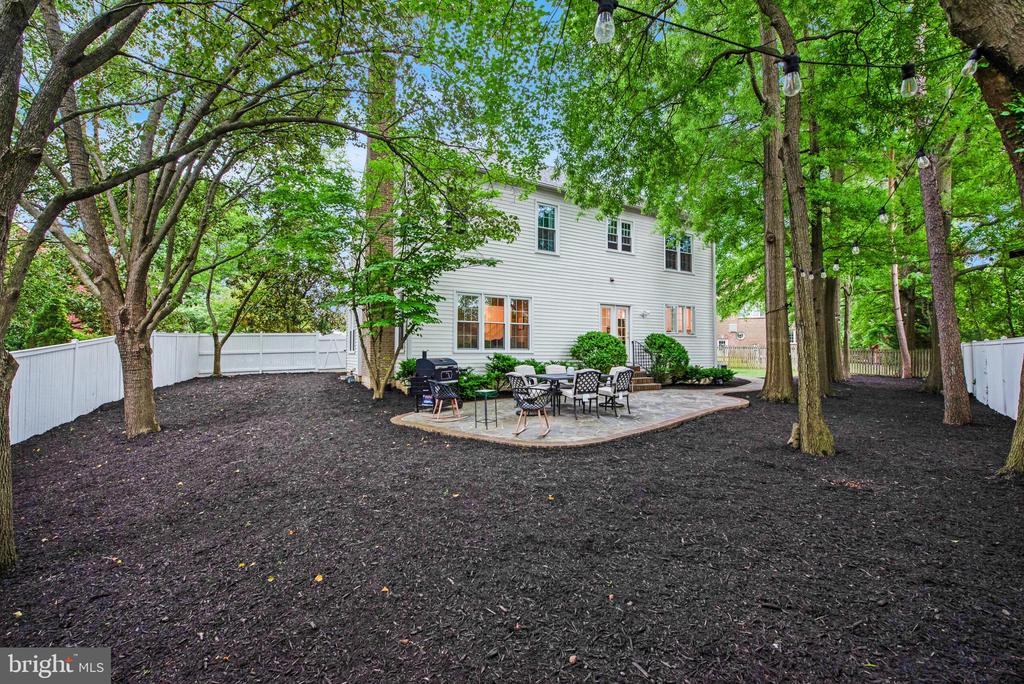 1616 NORAL PLACE
