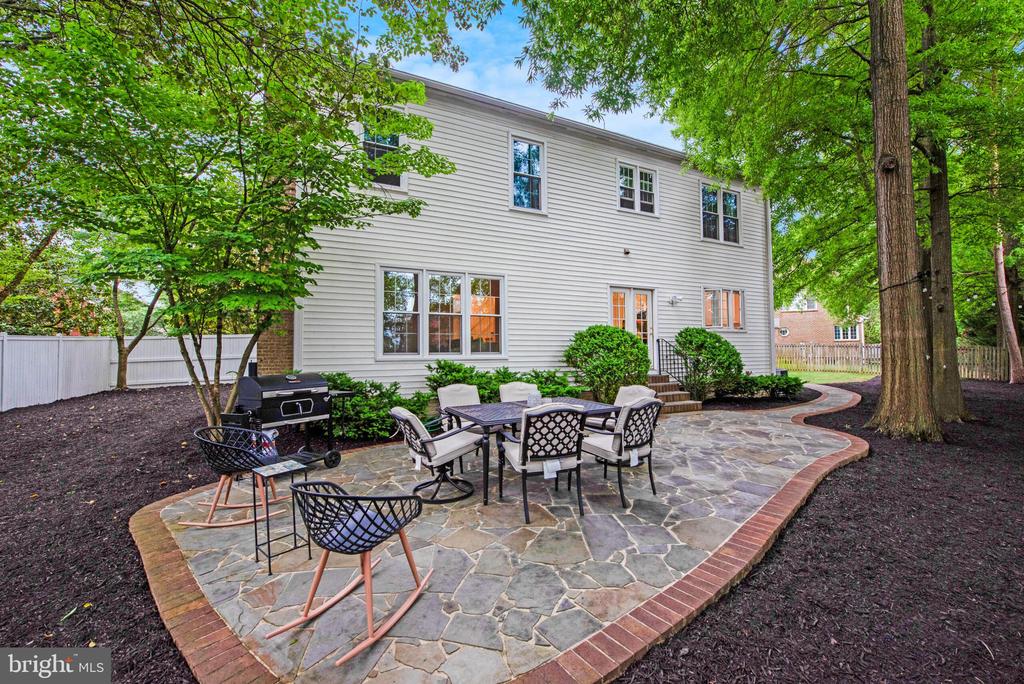 1616 NORAL PLACE