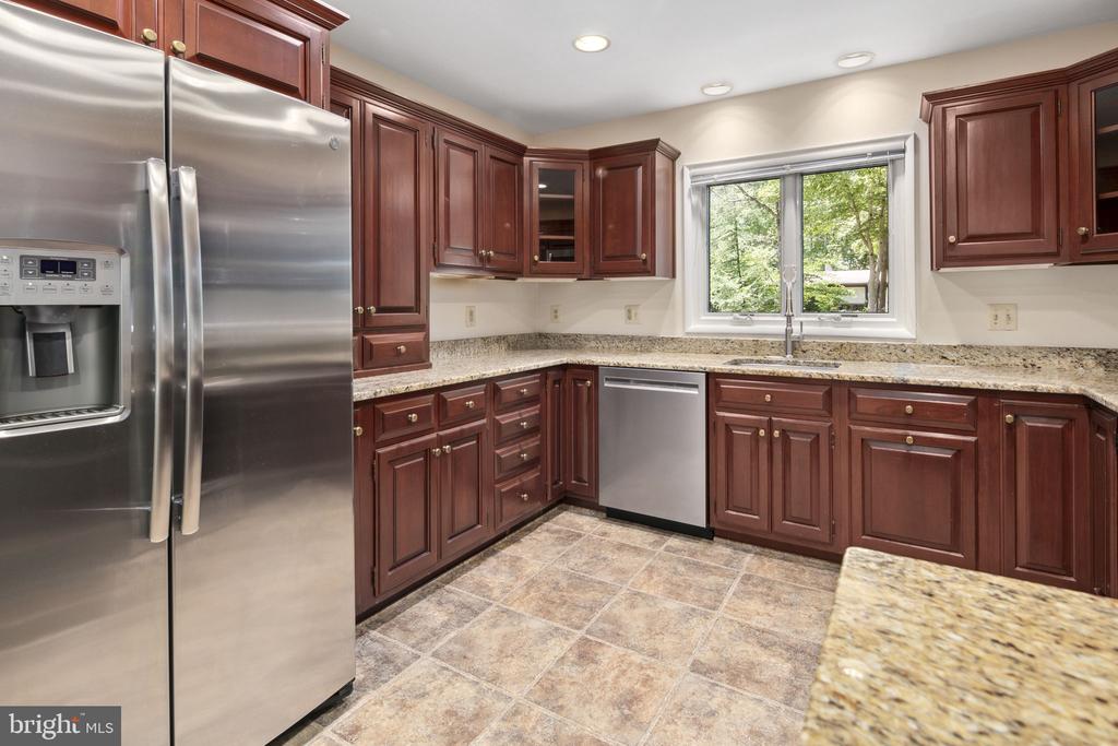 3317 WESSYNTON WAY