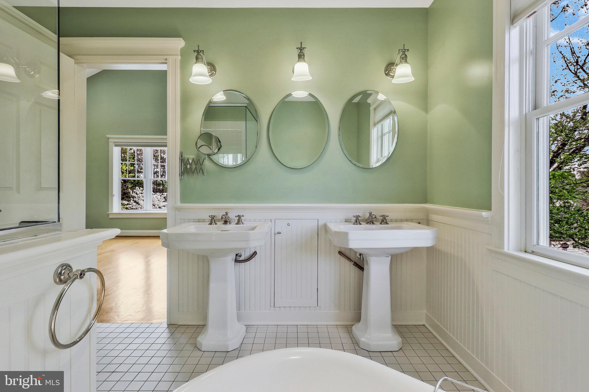 213 AYR HILL AVENUE NE