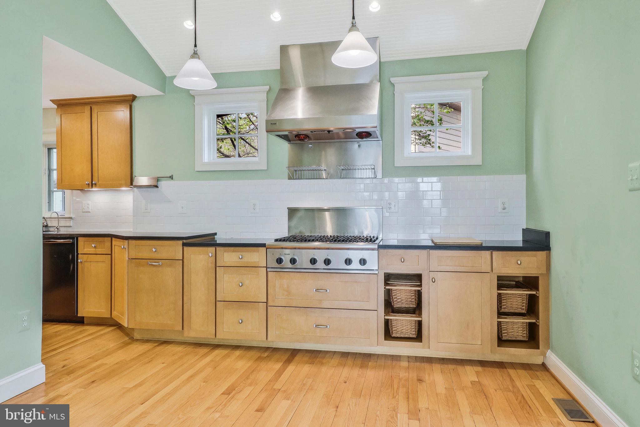 213 AYR HILL AVENUE NE