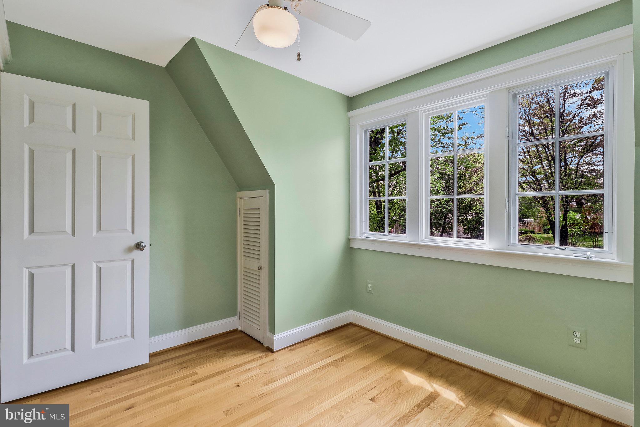 213 AYR HILL AVENUE NE