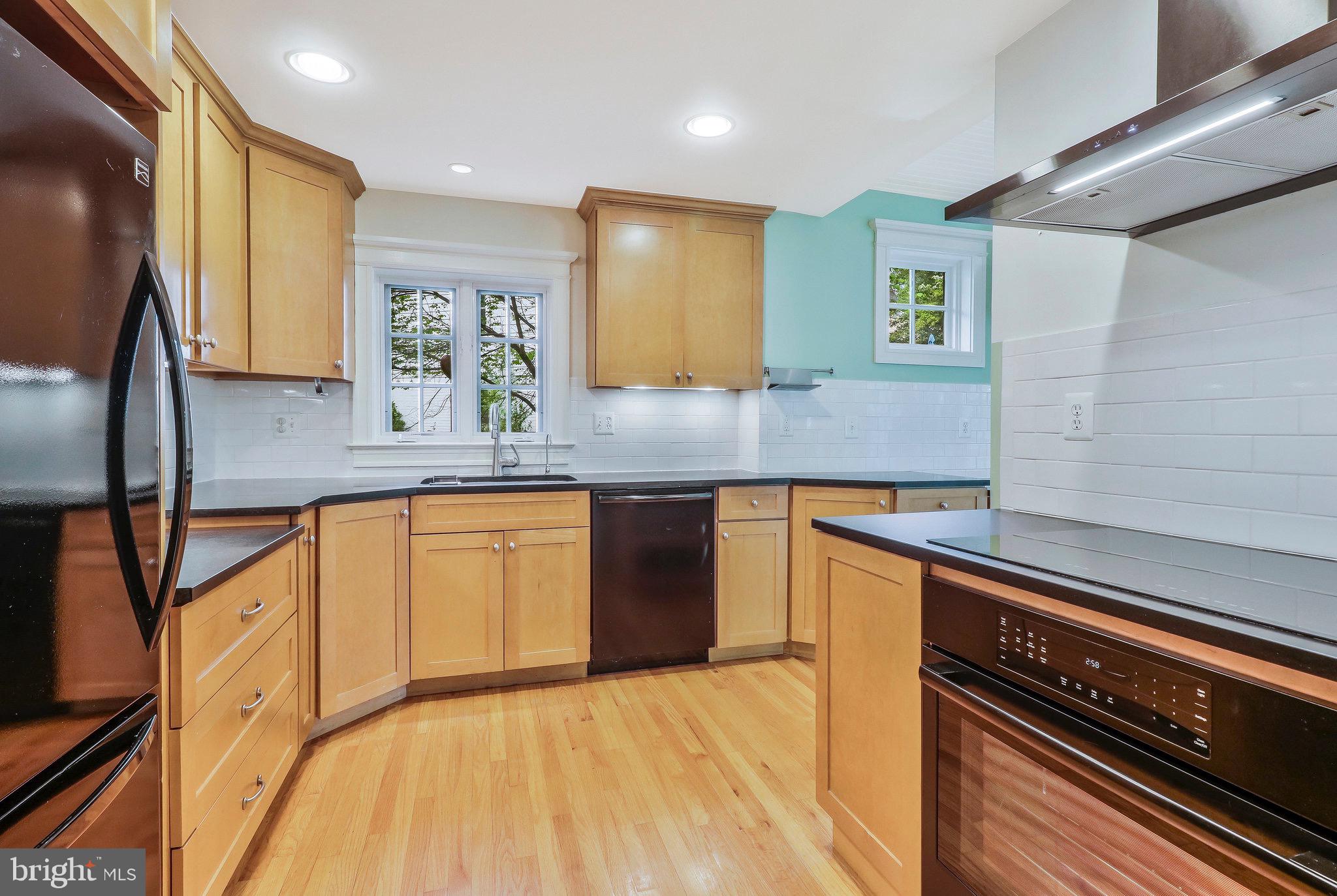 213 AYR HILL AVENUE NE