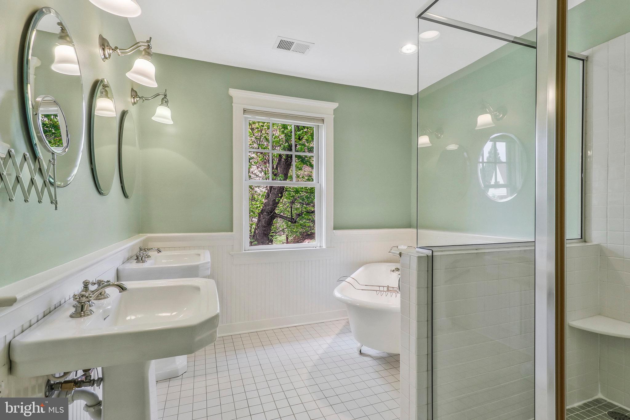 213 AYR HILL AVENUE NE