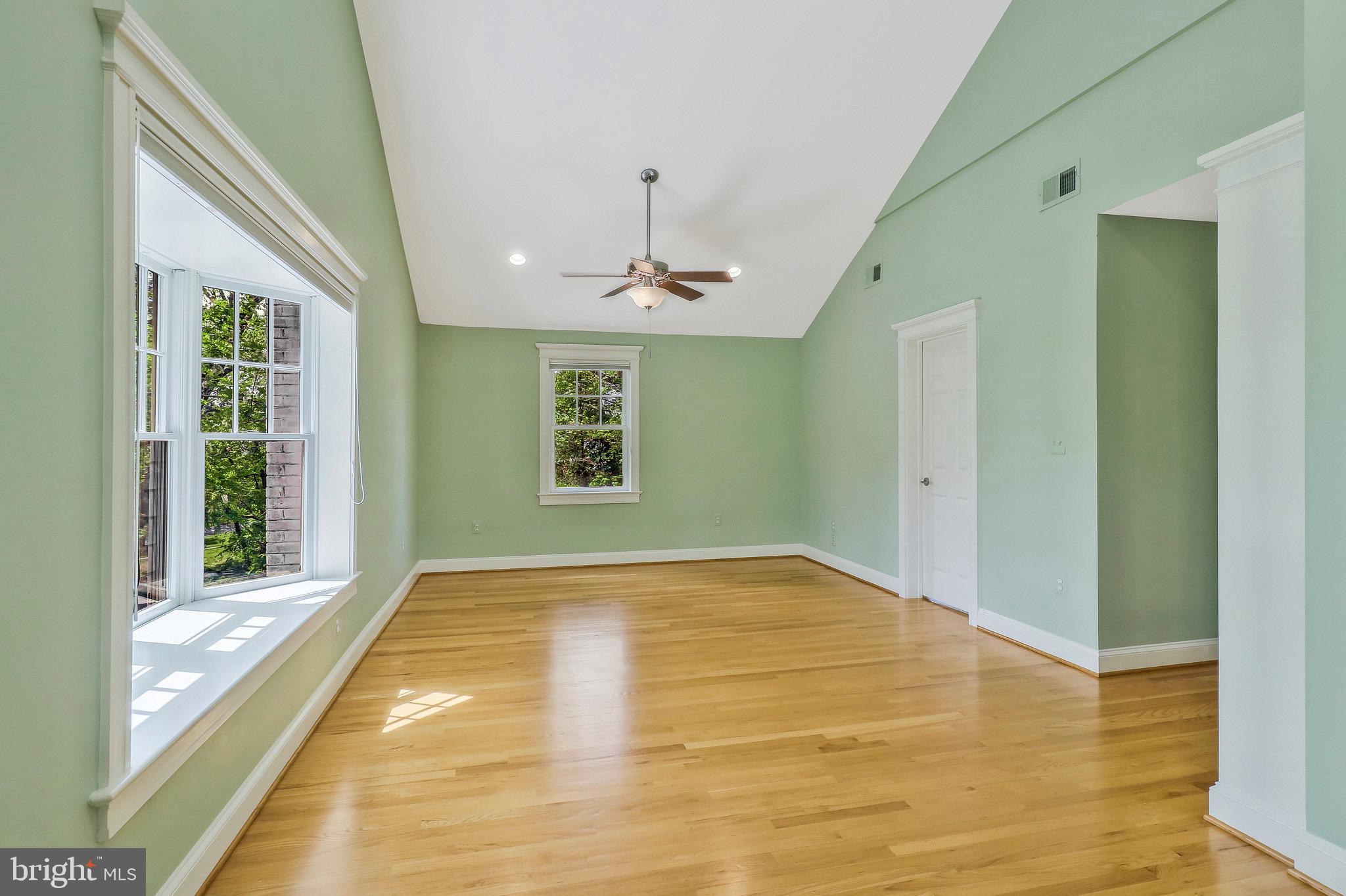 213 AYR HILL AVENUE NE