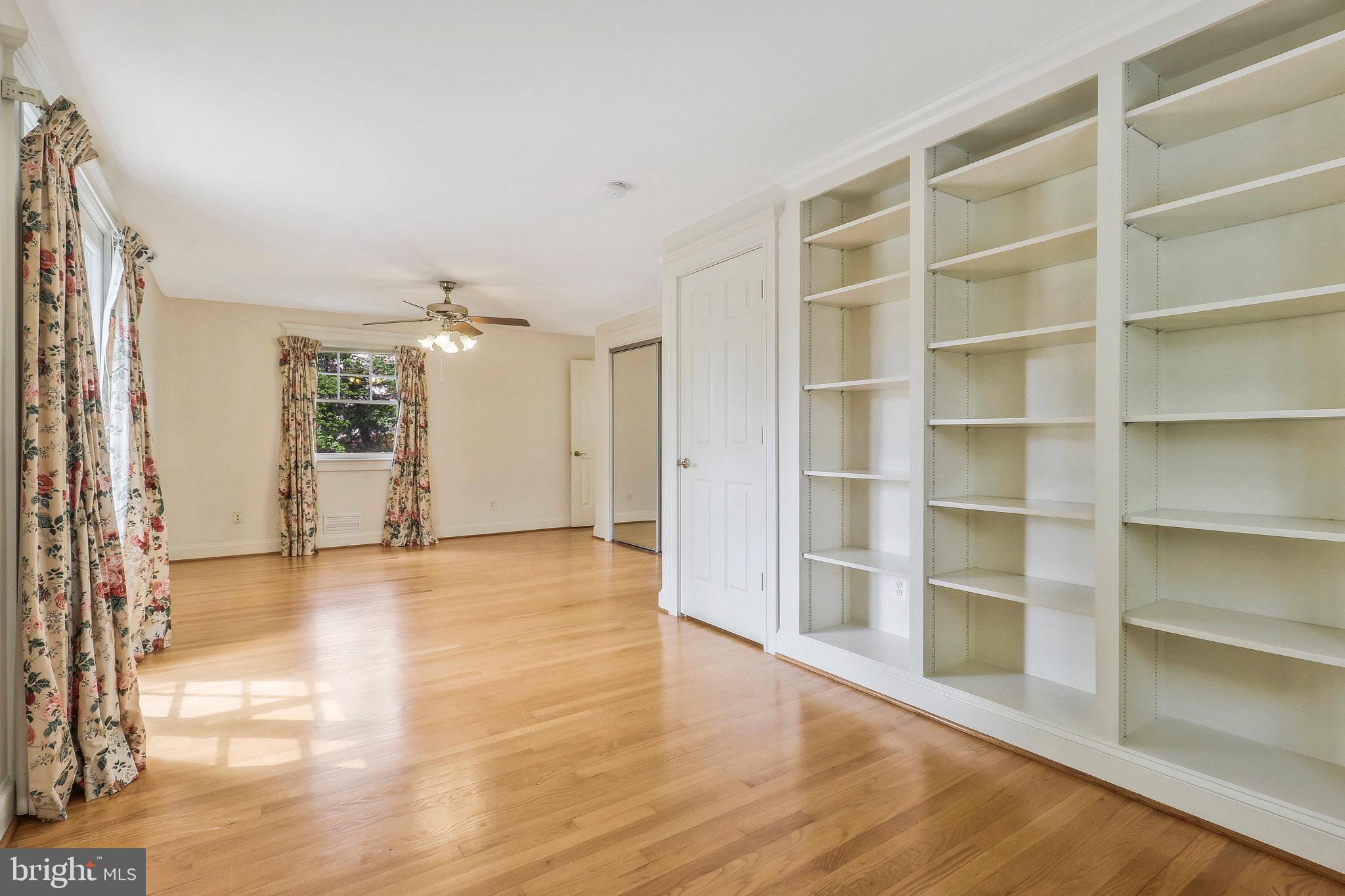 213 AYR HILL AVENUE NE