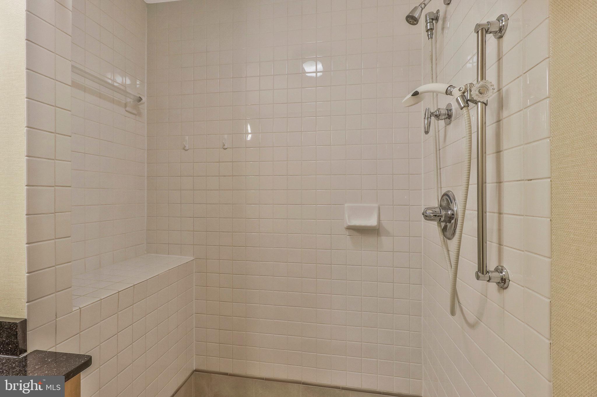 213 AYR HILL AVENUE NE