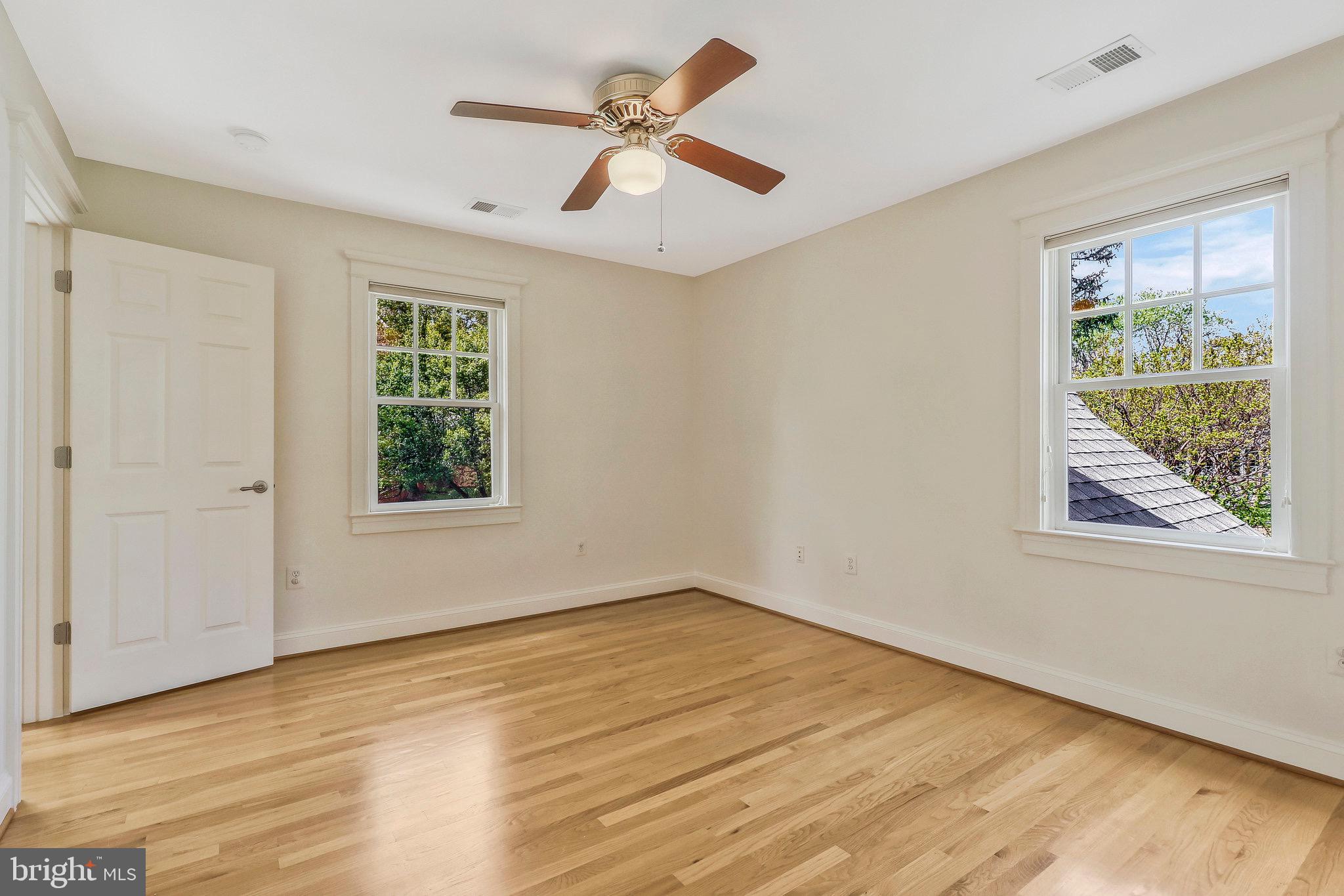 213 AYR HILL AVENUE NE