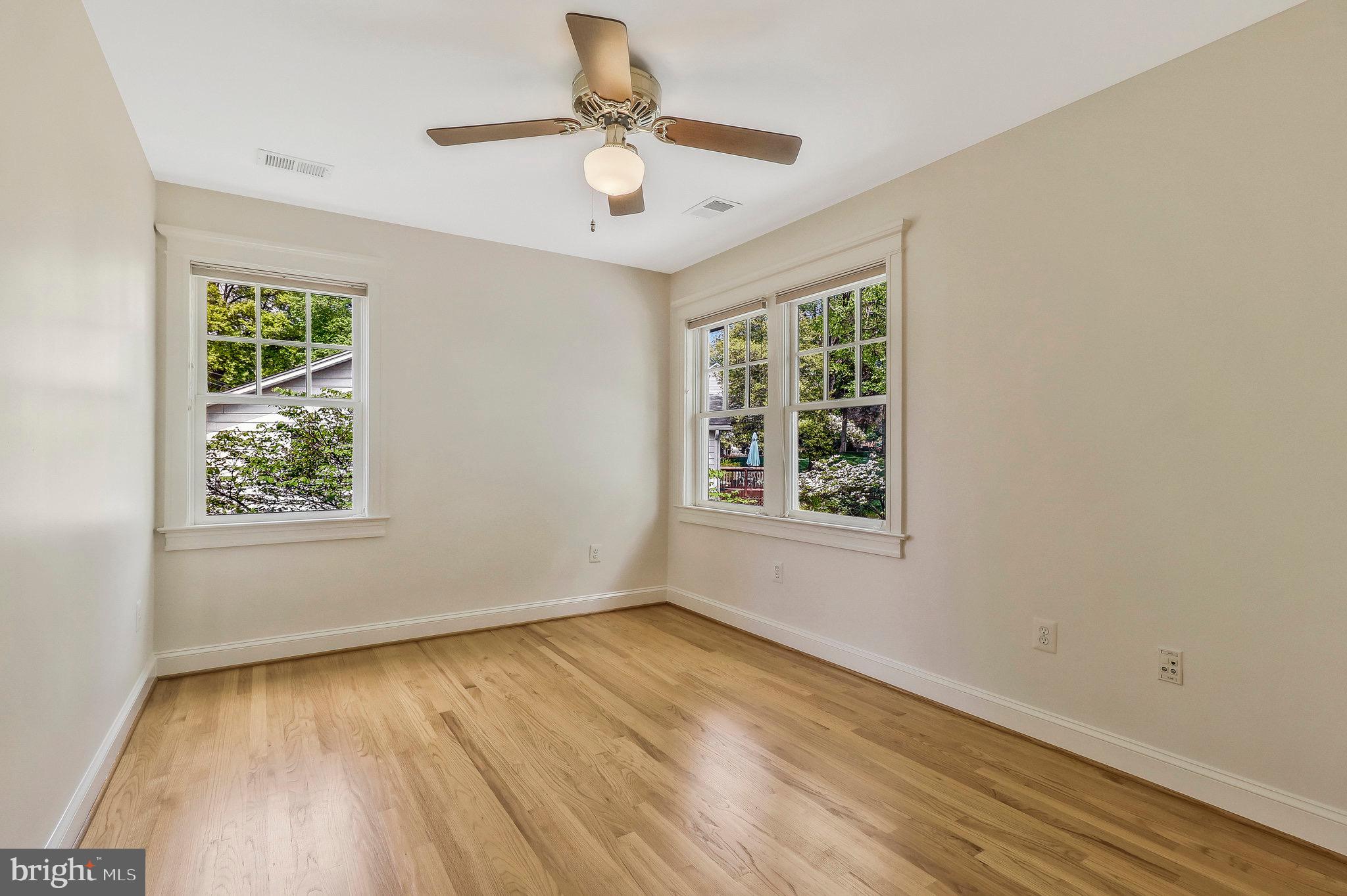 213 AYR HILL AVENUE NE