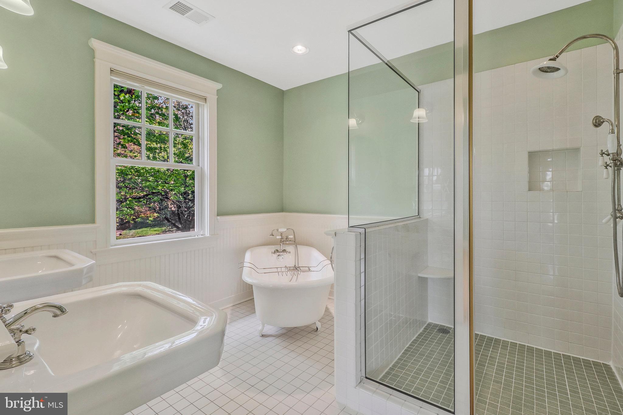 213 AYR HILL AVENUE NE