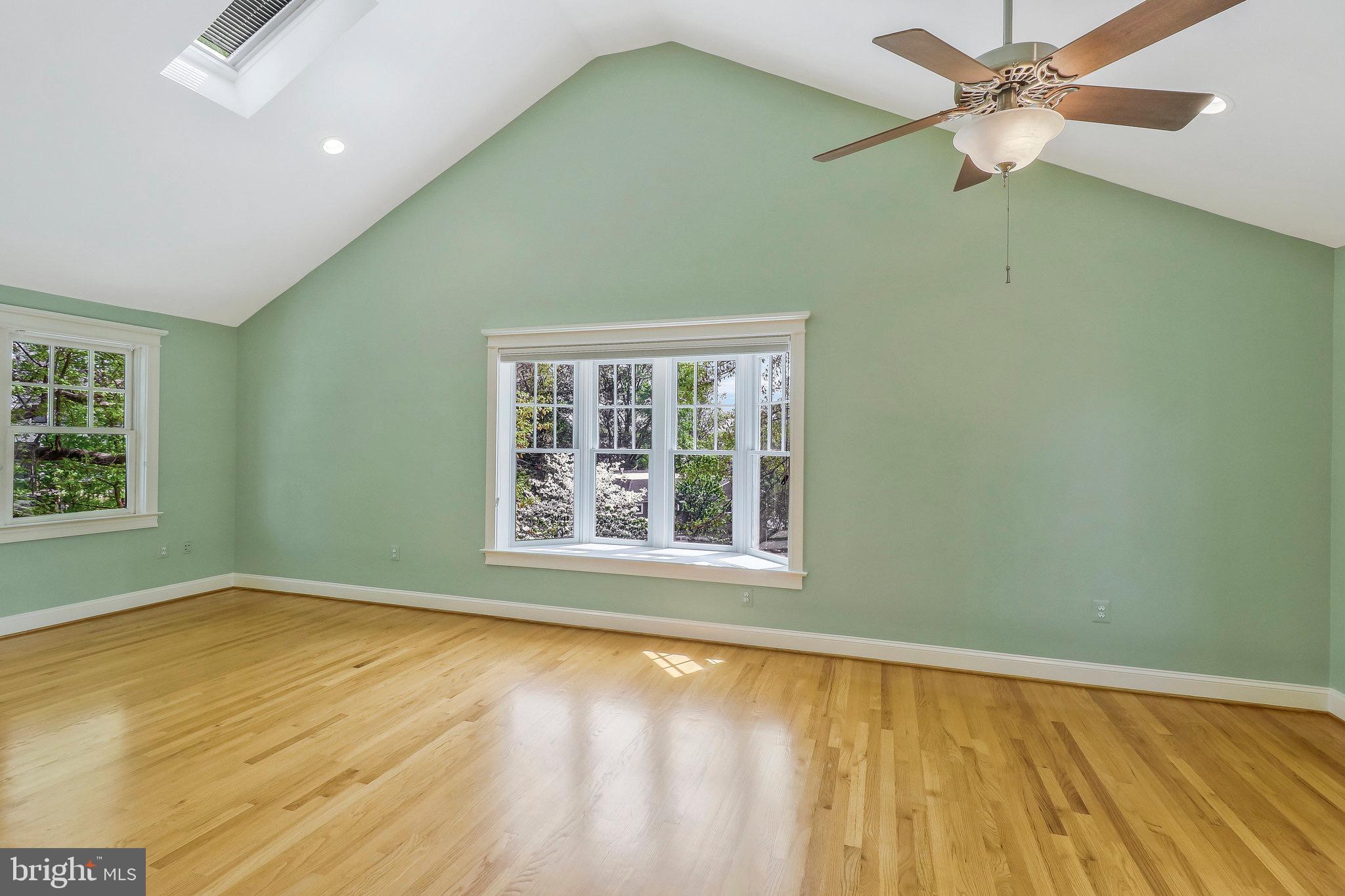 213 AYR HILL AVENUE NE