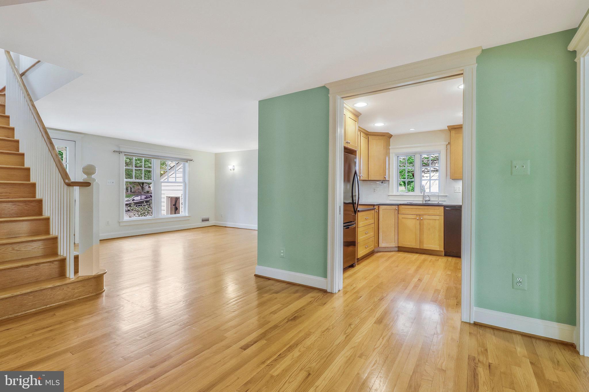 213 AYR HILL AVENUE NE