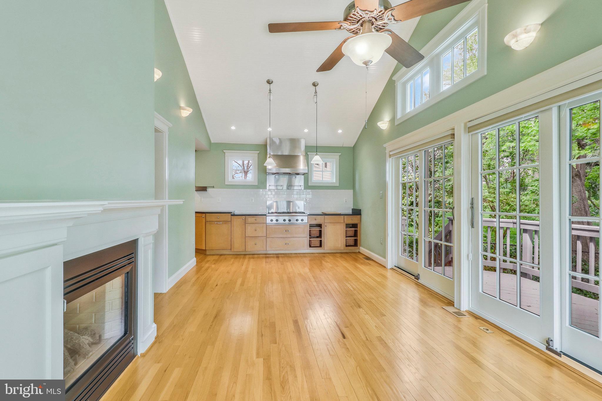 213 AYR HILL AVENUE NE