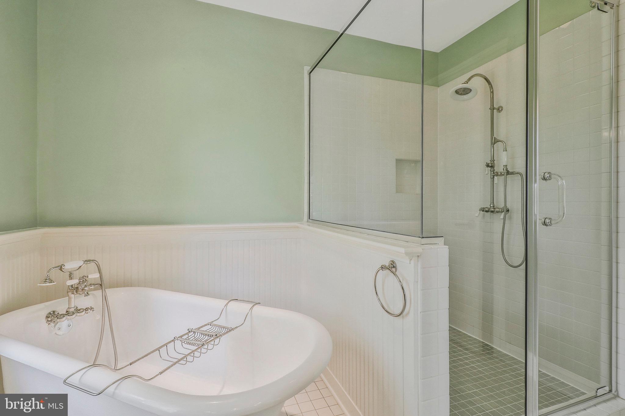 213 AYR HILL AVENUE NE