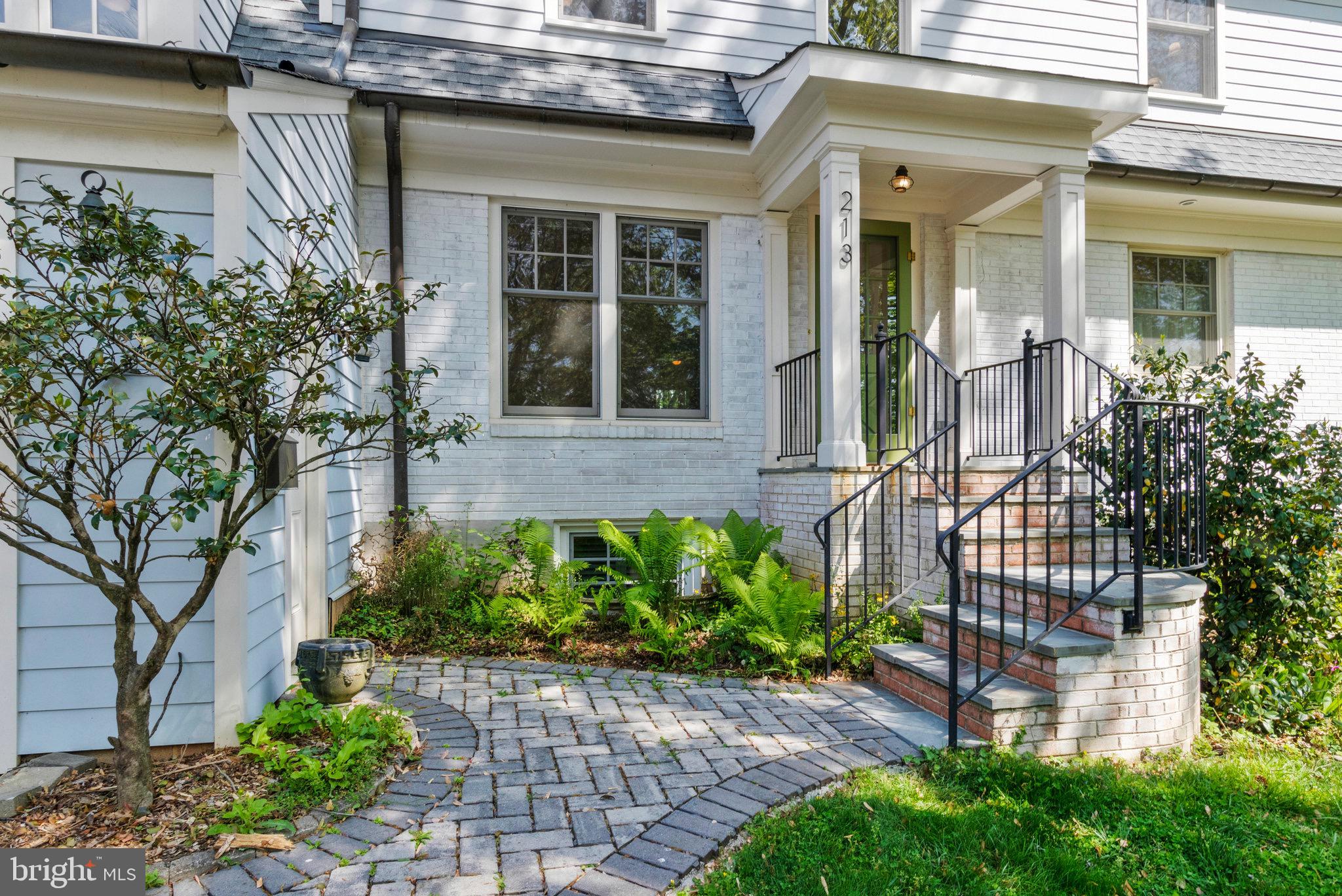 213 AYR HILL AVENUE NE