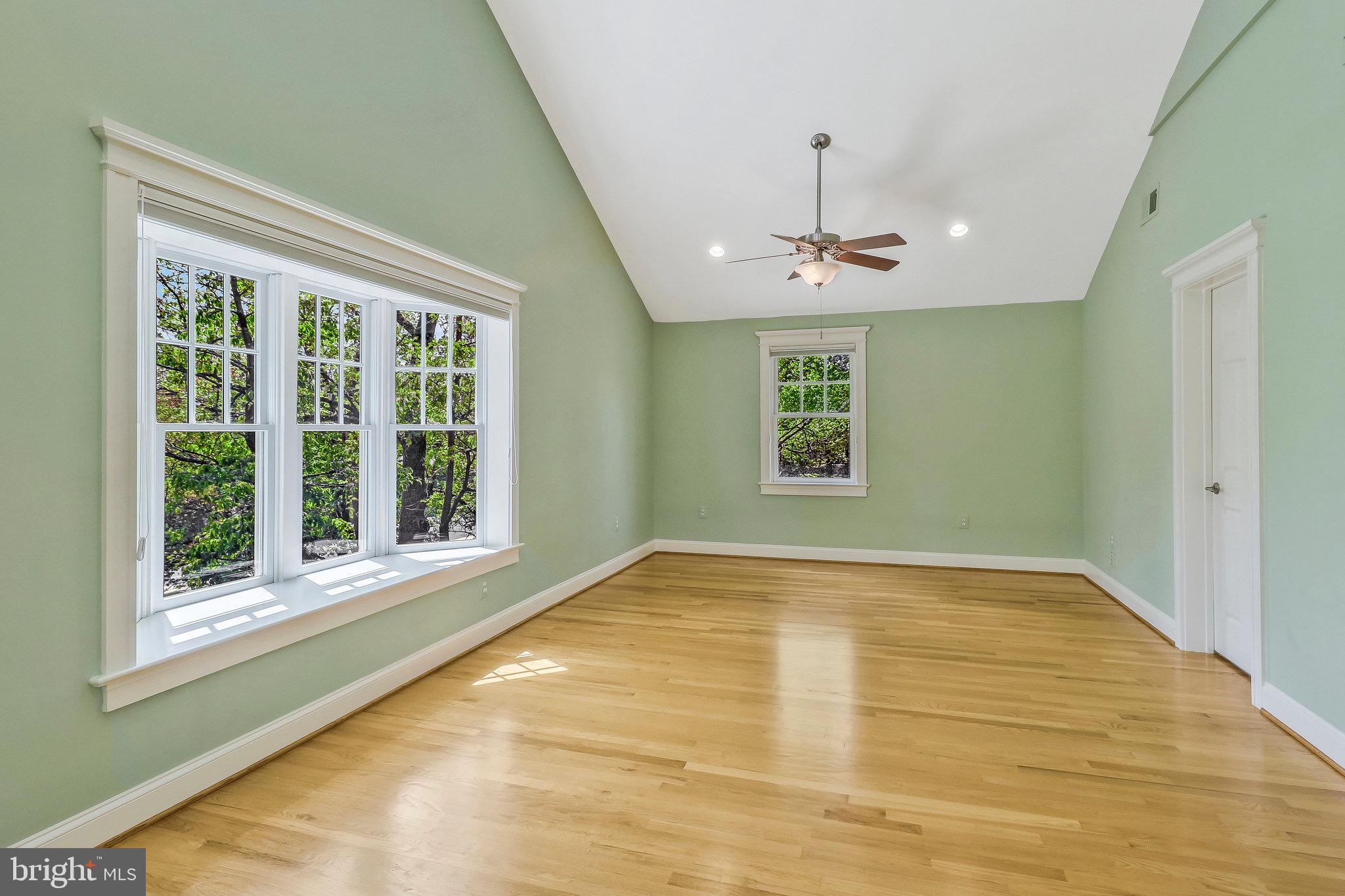 213 AYR HILL AVENUE NE