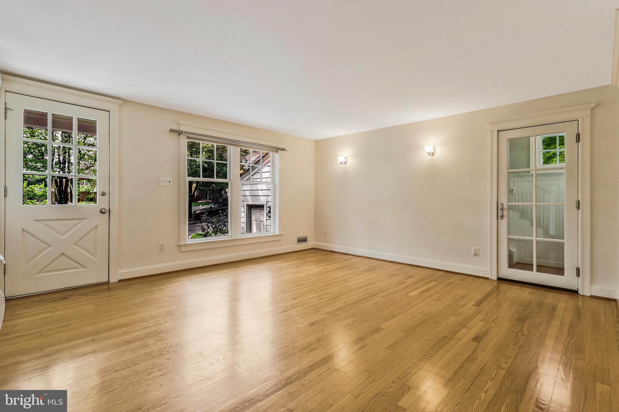 213 AYR HILL AVENUE NE