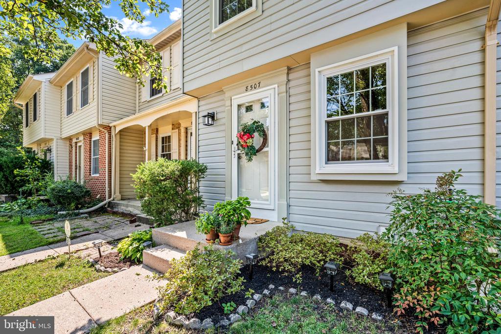 8507 GOLDEN RIDGE COURT