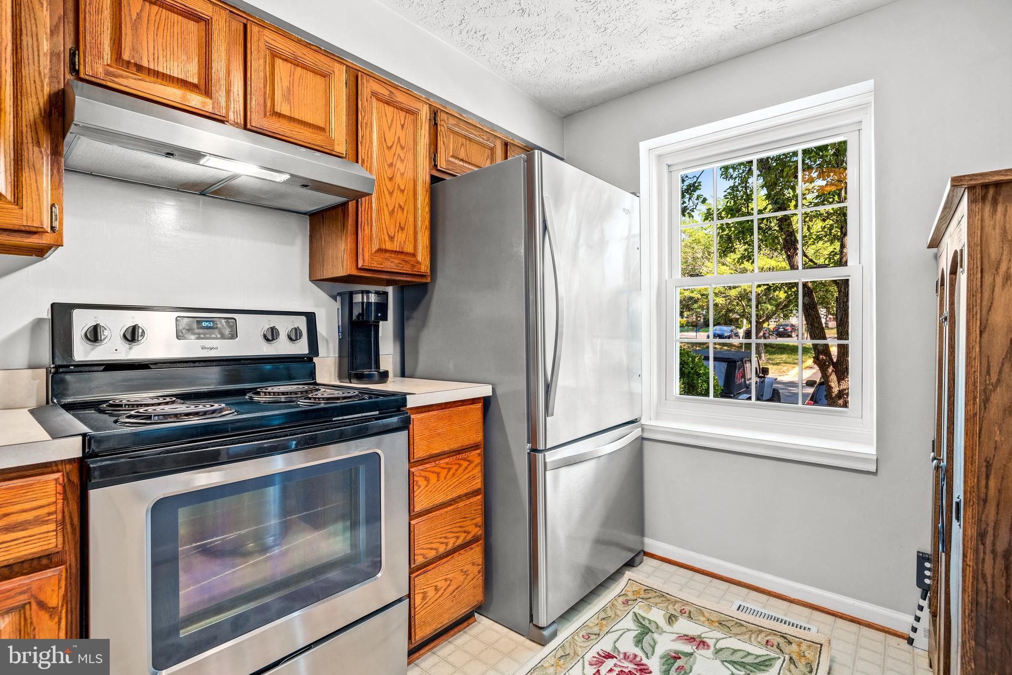 8507 GOLDEN RIDGE COURT