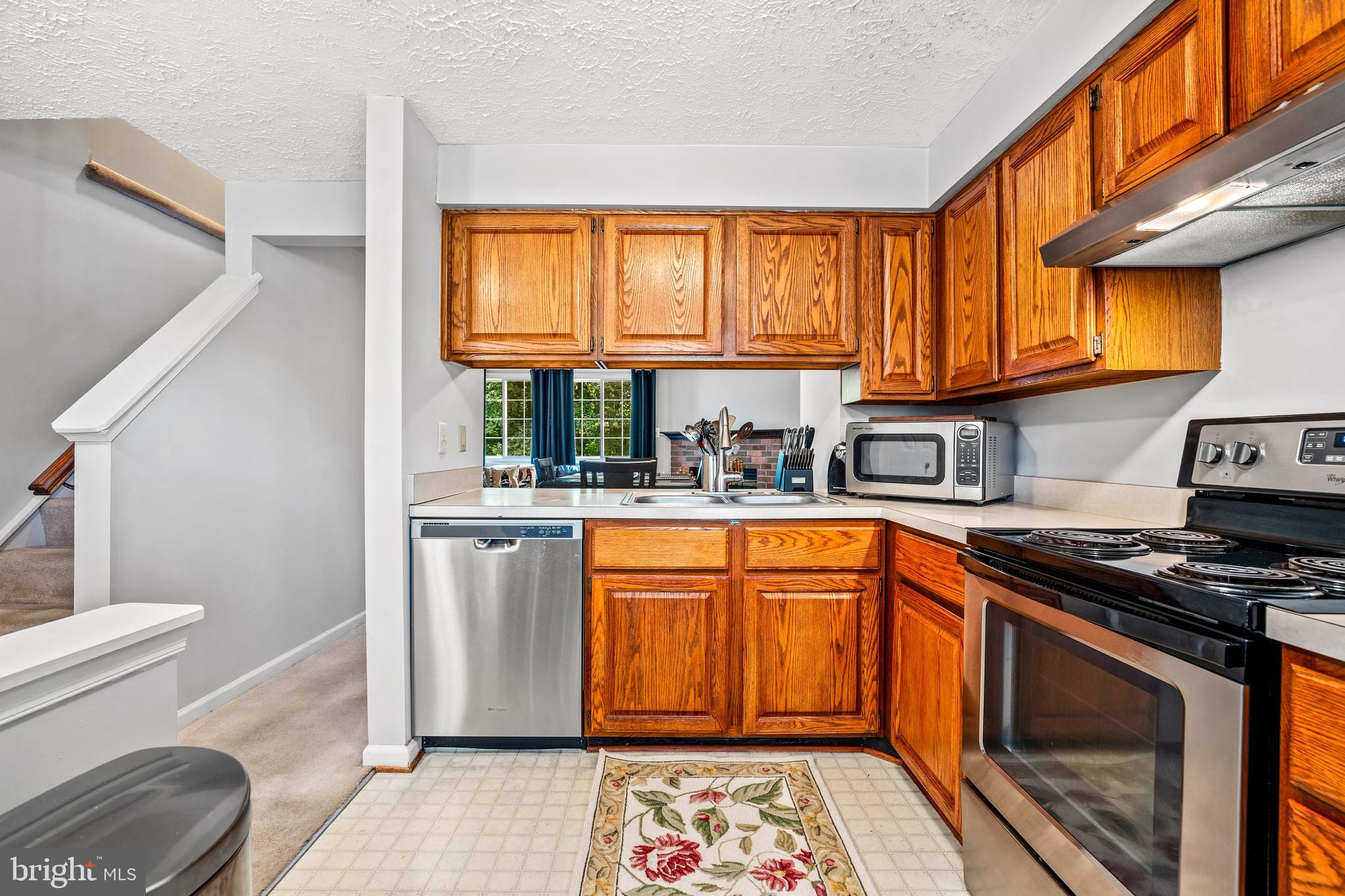 8507 GOLDEN RIDGE COURT