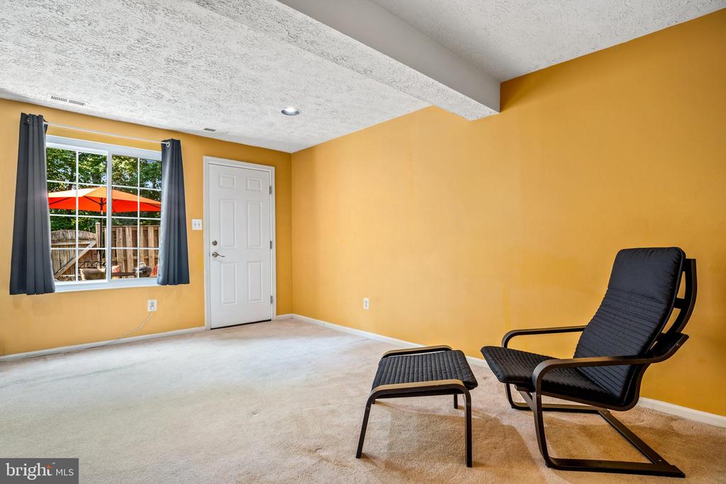 8507 GOLDEN RIDGE COURT