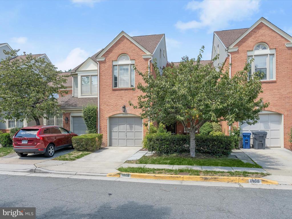 1808 DUFFIELD LANE