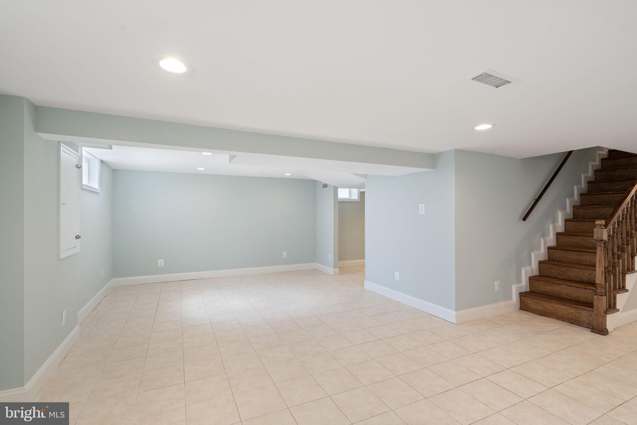 3404 SUNNY VIEW DRIVE