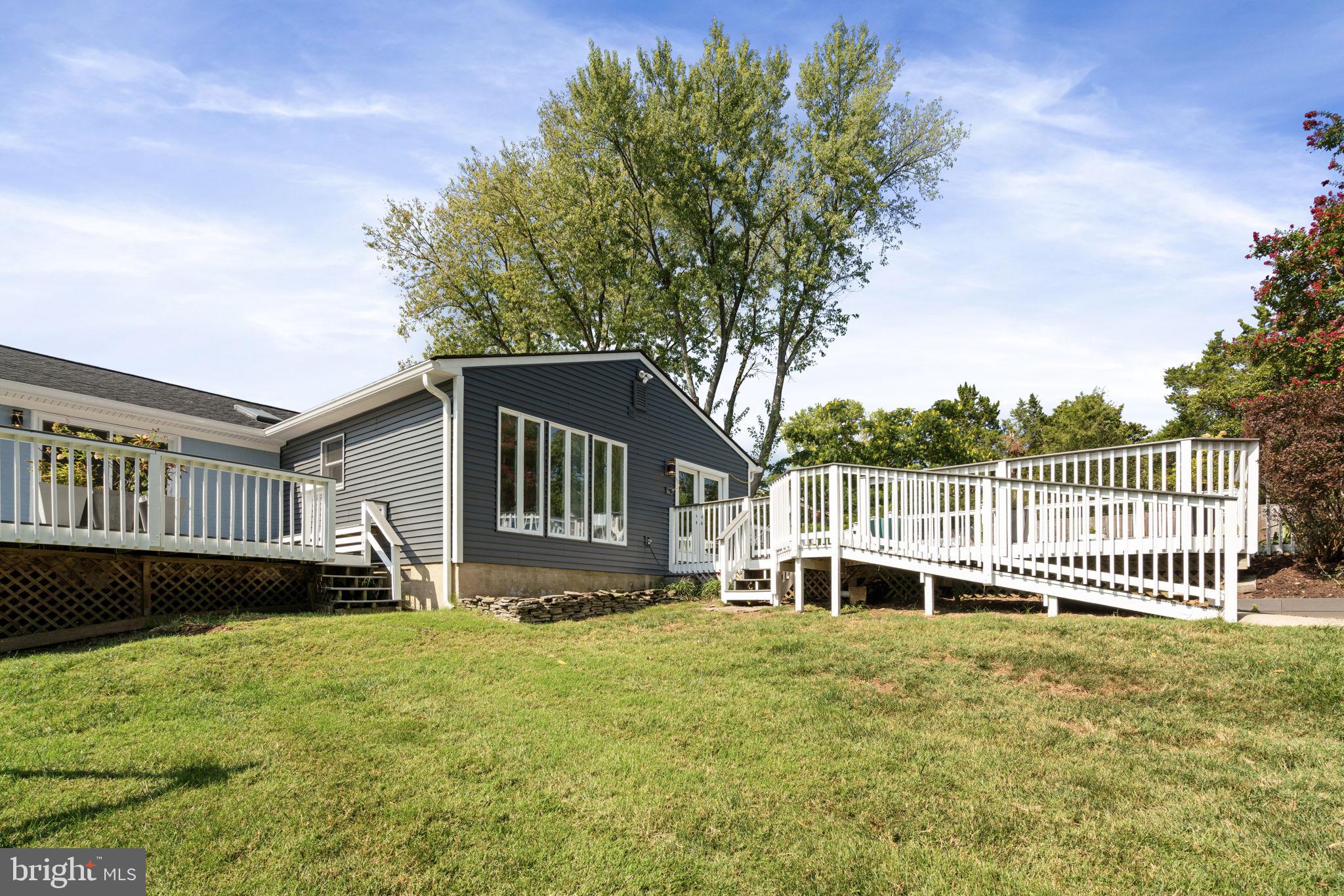 3404 SUNNY VIEW DRIVE