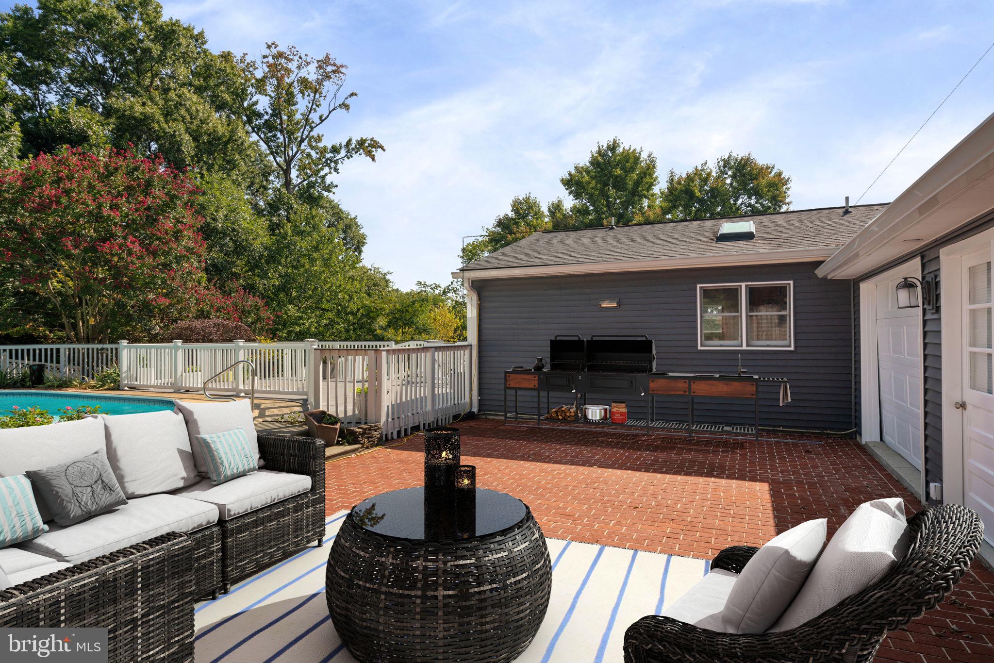 3404 SUNNY VIEW DRIVE