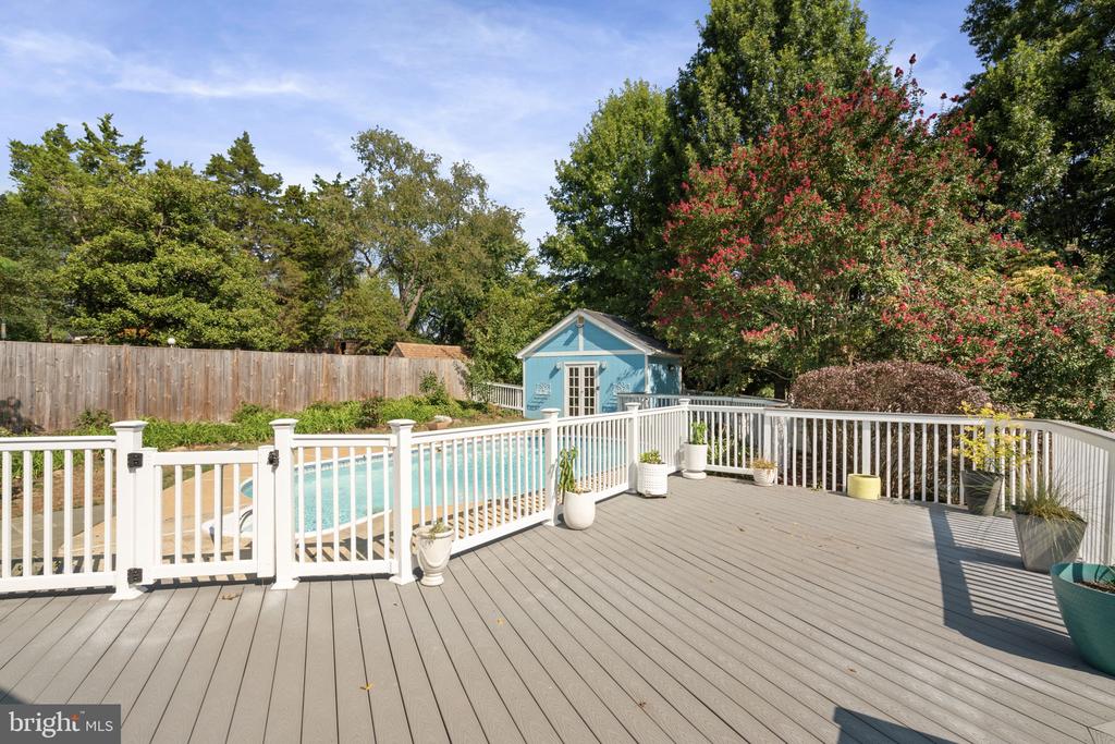3404 SUNNY VIEW DRIVE