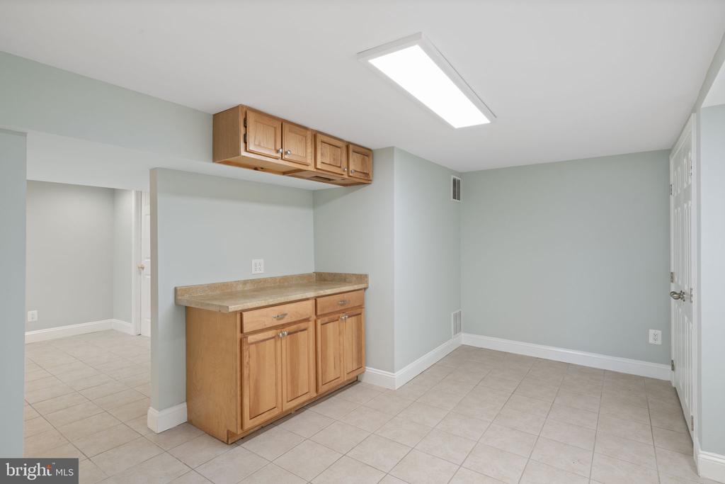 3404 SUNNY VIEW DRIVE