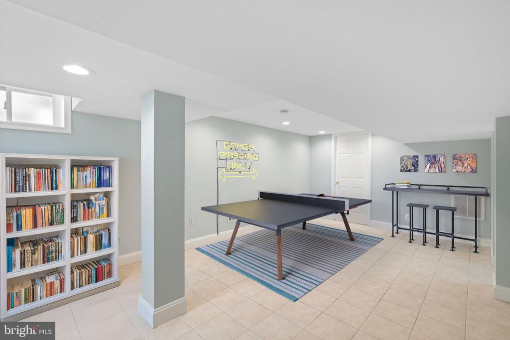 3404 SUNNY VIEW DRIVE